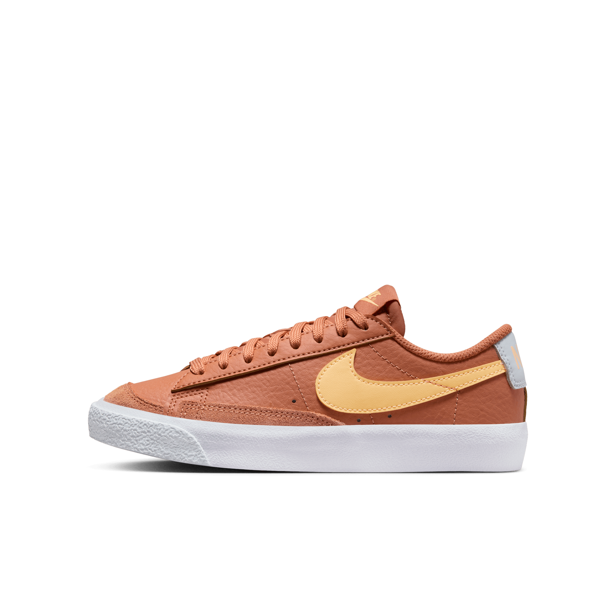 Nike blazer outlet low brown