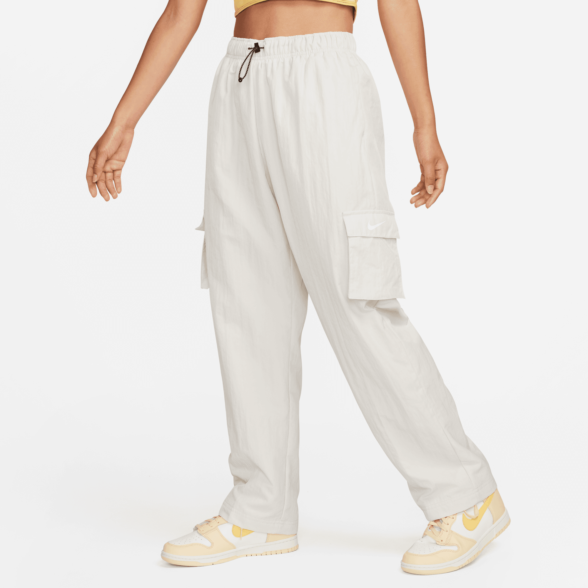 NIKE SPORTSWEAR ESSENTIAL WOMEN'S HIGH-RISE WOVEN CARGO PANTS LT