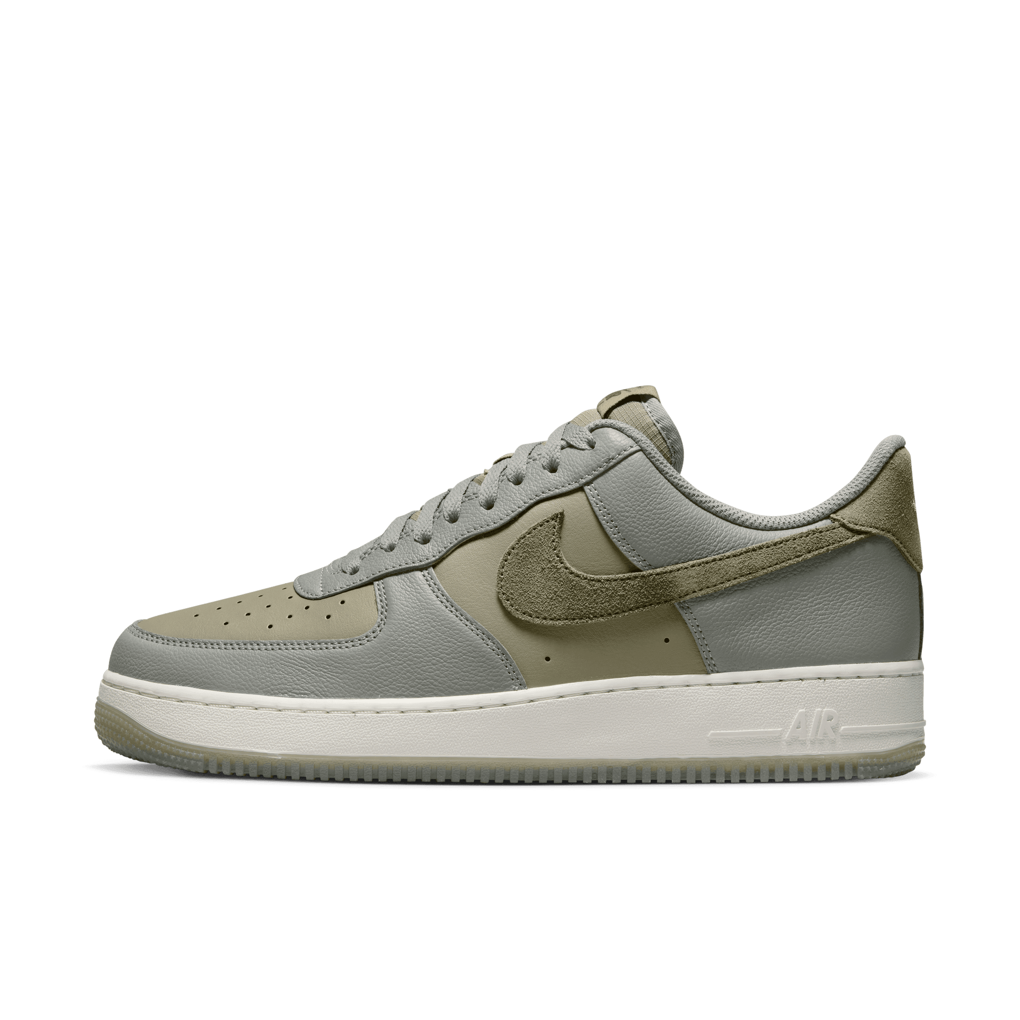 The bay nike hot sale air force 1