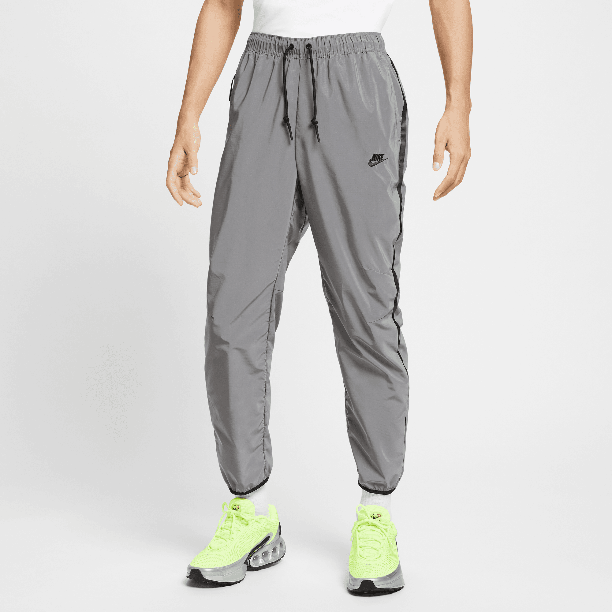 Nike woven joggers shop