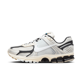 NIKE ZOOM VOMERO 5 "LIGHT BONE AND BLACK"