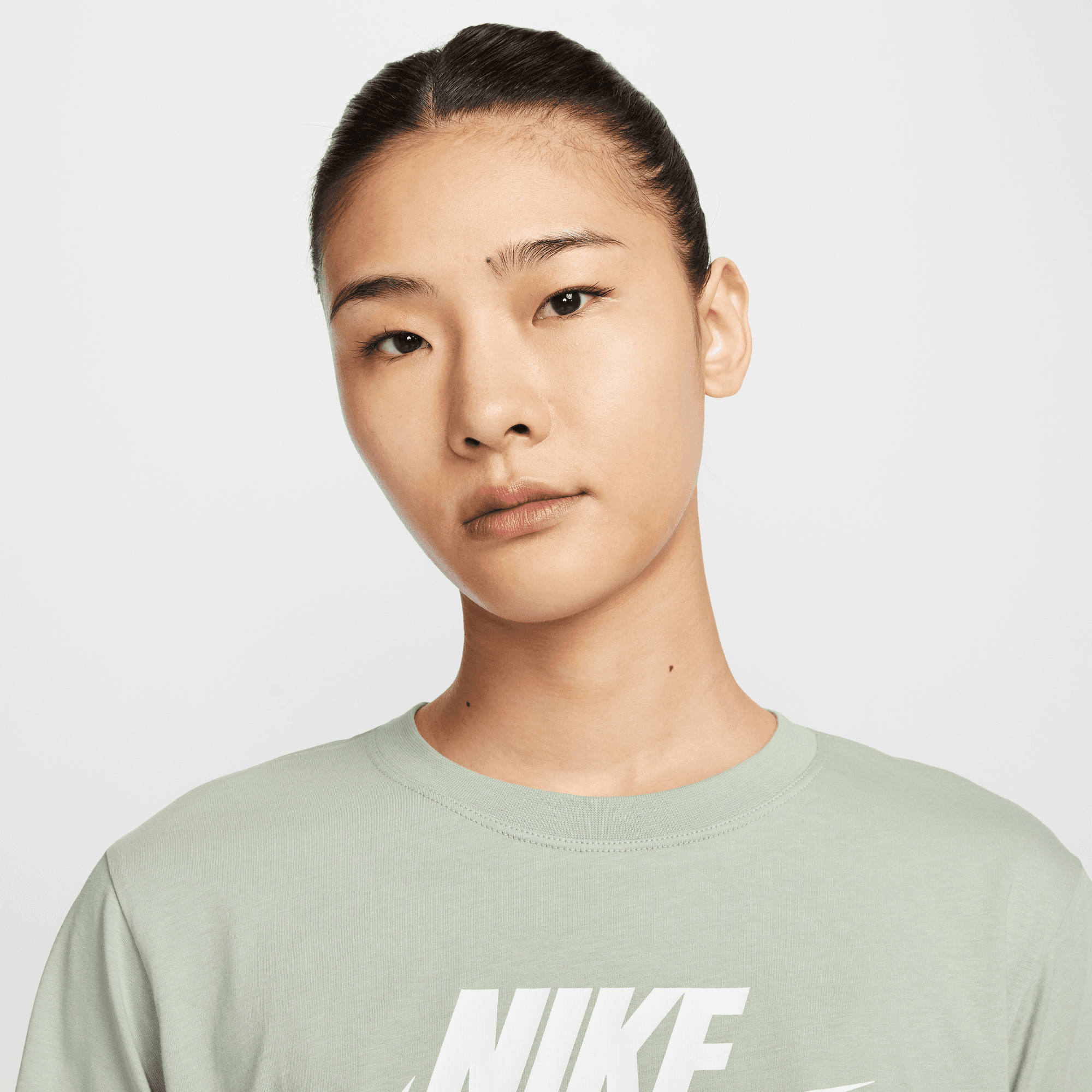 NIKE SPORTSWEAR ESSENTIAL WOMEN'S CROPPED T-SHIRT