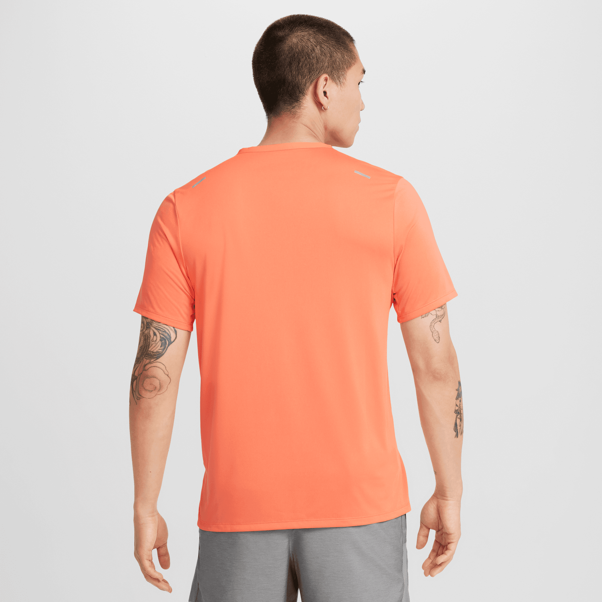 NIKE DRI-FIT RISE 365 MEN'S SHORT-SLEEVE RUNNING TOP