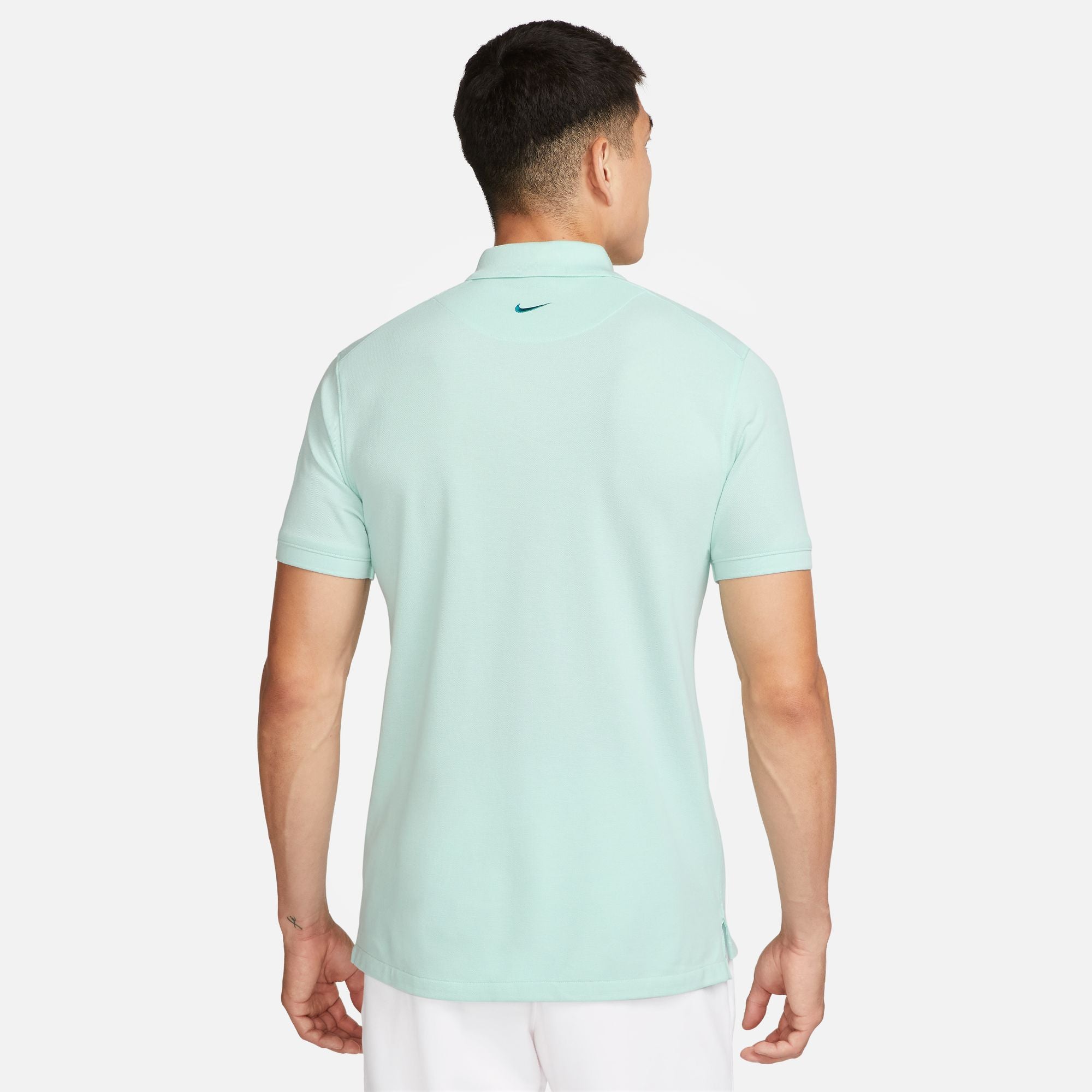 THE NIKE POLO MEN'S SLIM FIT POLO