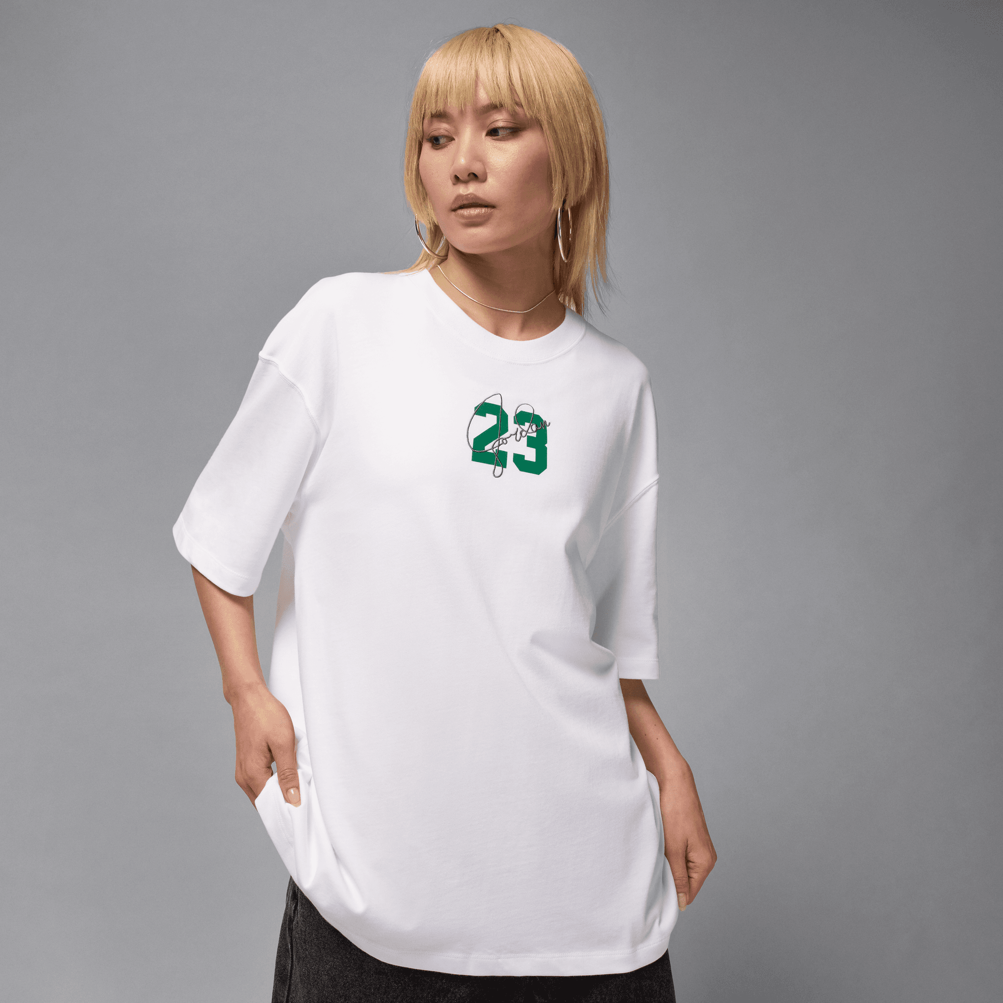 JORDAN ESSENTIALS WOMEN'S SHORT-SLEEVE GRAPHIC T-SHIRT