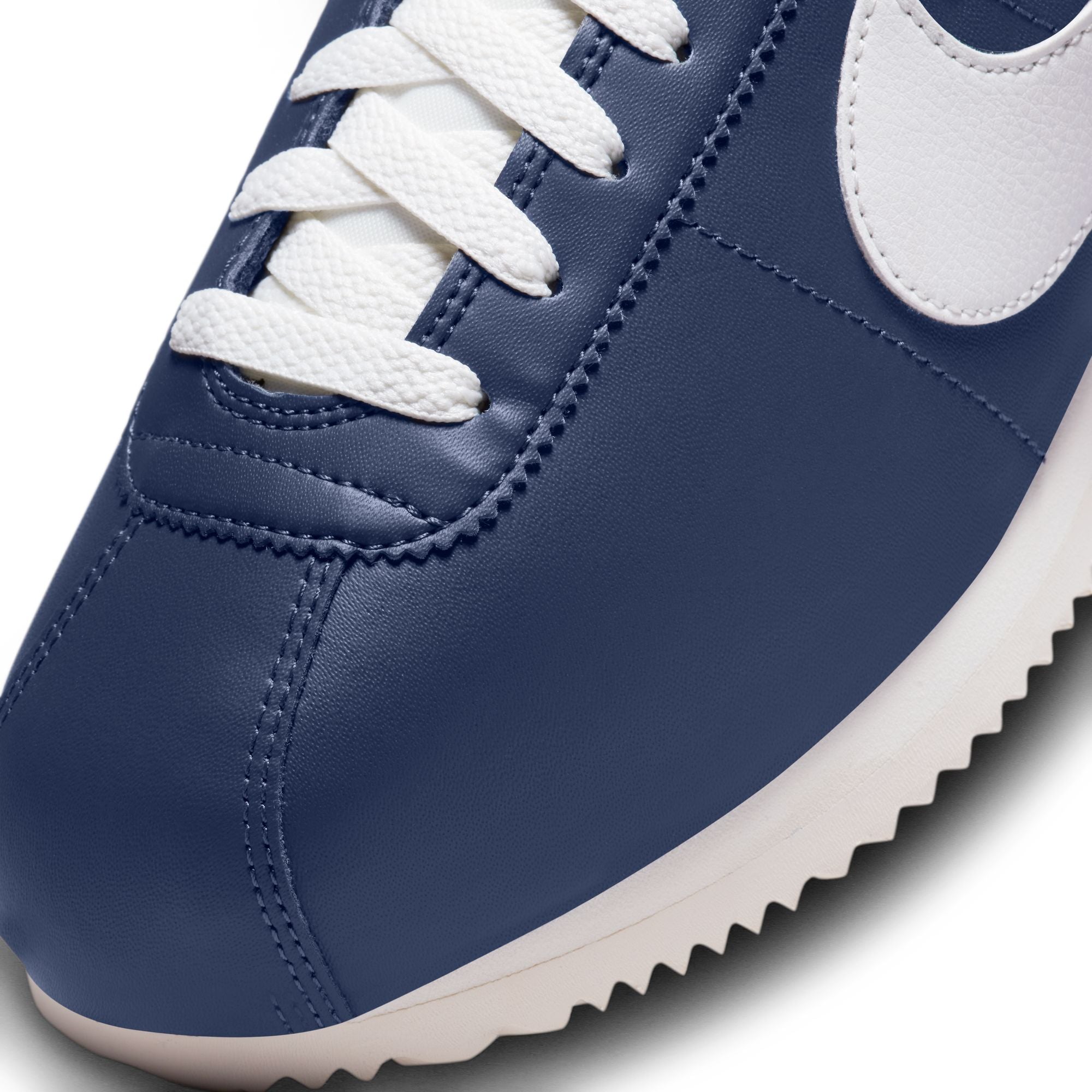 Nike cortez style on sale men