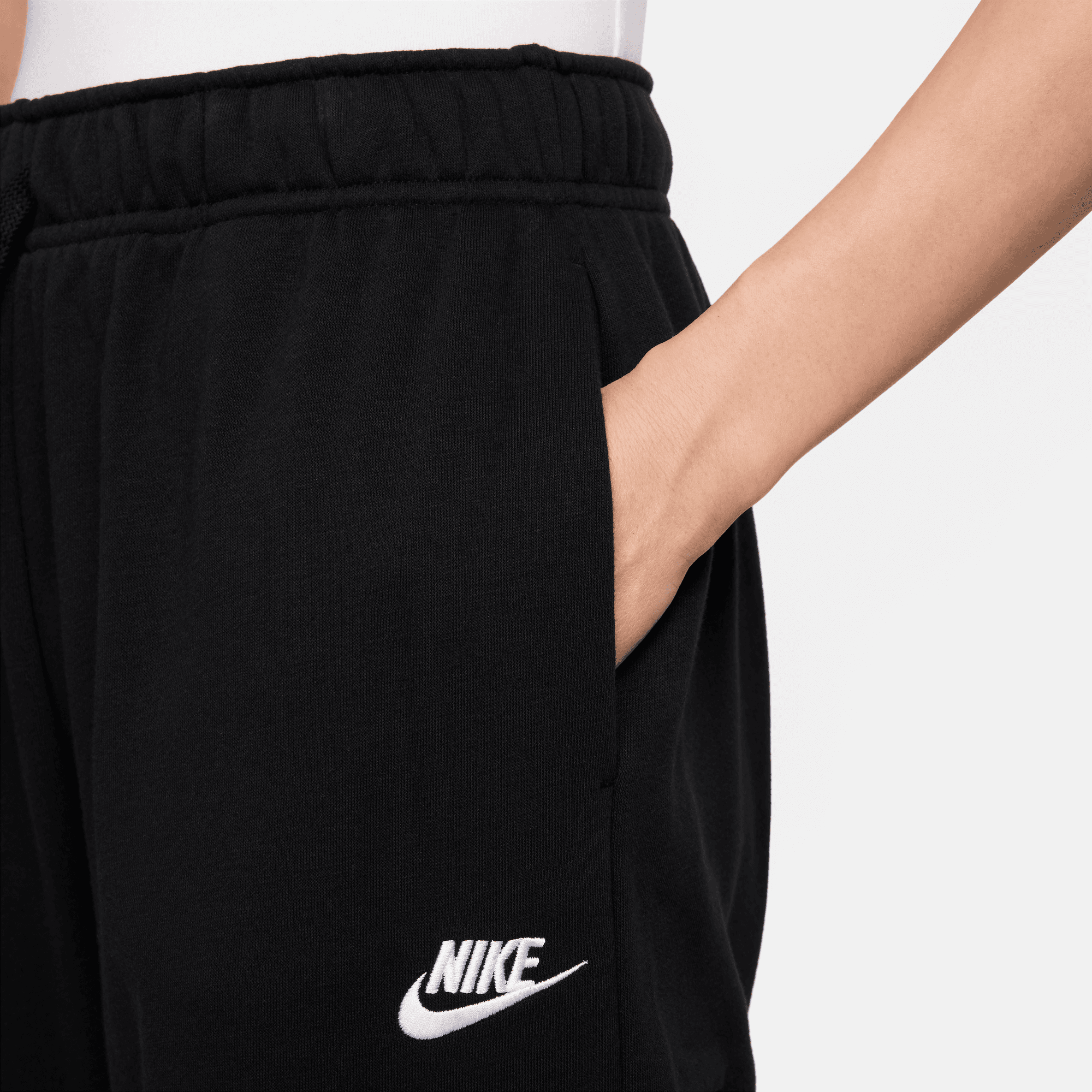 NIKE SPORTSWEAR CLUB FLEECE WOMEN'S MID-RISE OVERSIZED CARGO SWEATPANTS