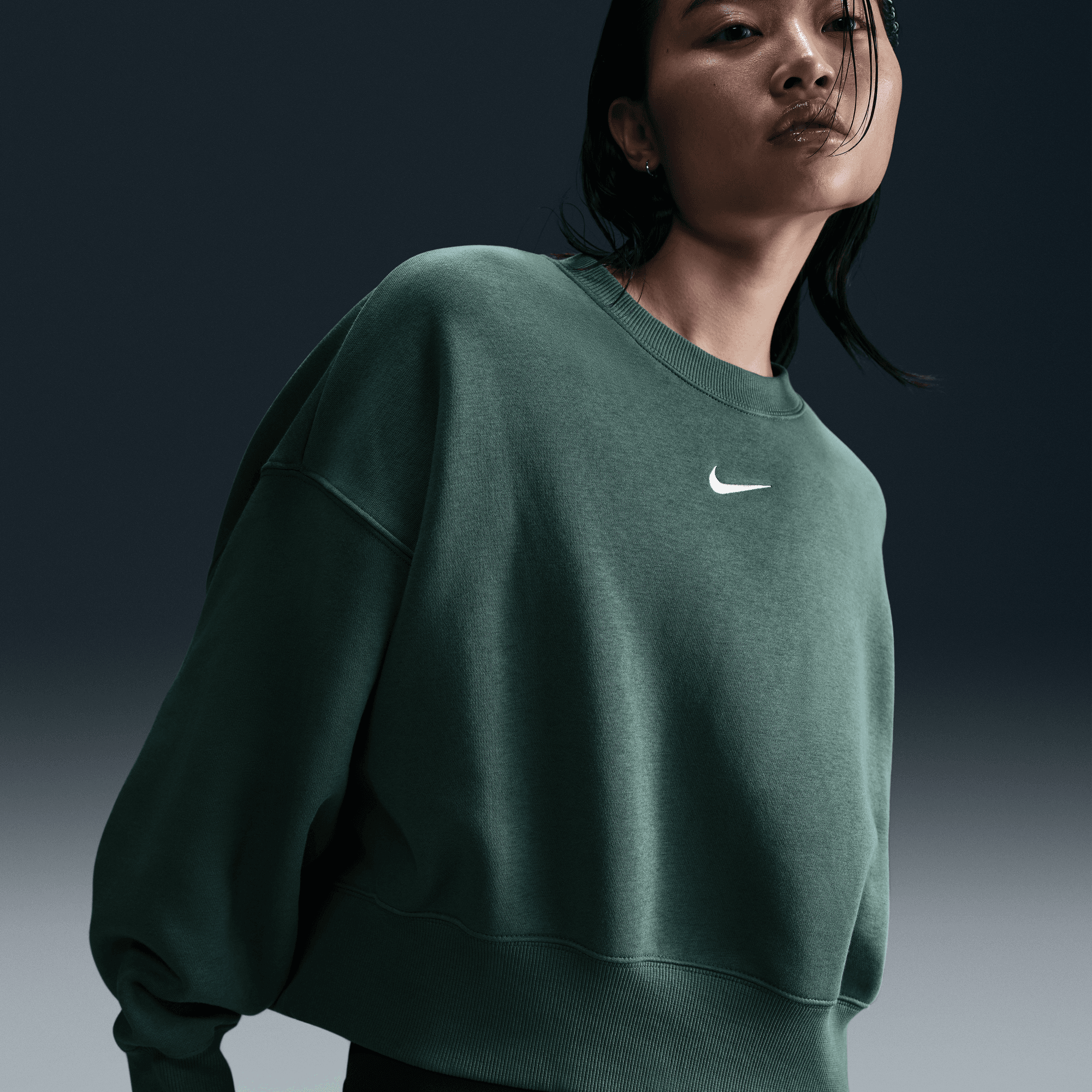 NIKE SPORTSWEAR PHOENIX FLEECE WOMEN'S OVER-OVERSIZED CREWNECK SWEATSHIRT