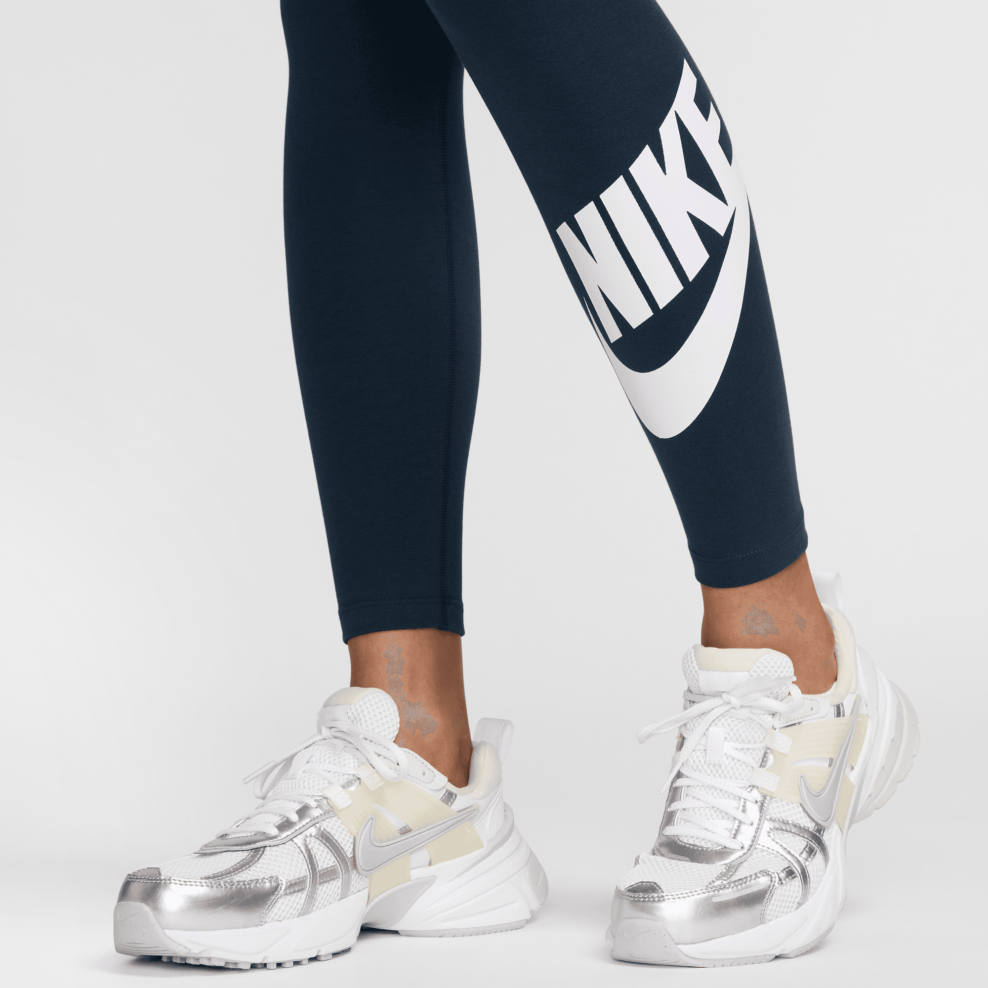 NIKE SPORTSWEAR CLASSICS WOMEN'S HIGH-WAISTED GRAPHIC LEGGINGS