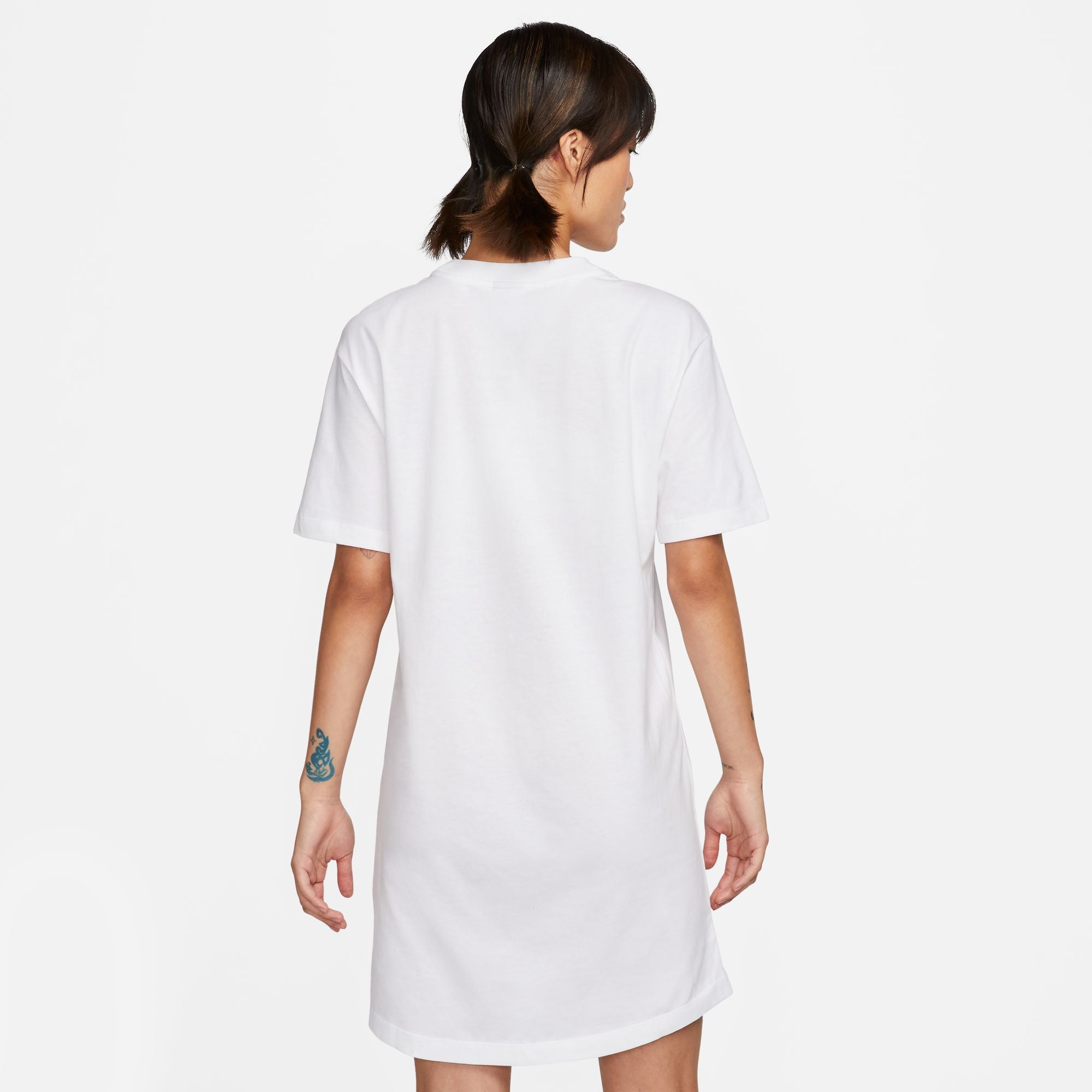 NIKE SPORTSWEAR ESSENTIAL WOMENS SHORT-SLEEVE T-SHIRT DRESS