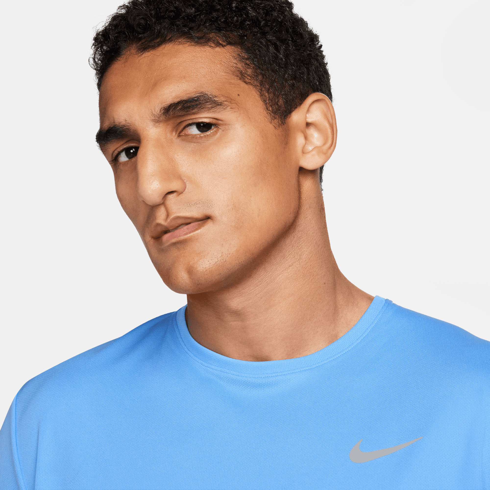 NIKE DRI-FIT UV MILER MEN'S SHORT-SLEEVE RUNNING TOP