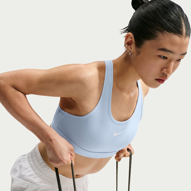 NIKE SWOOSH MEDIUM SUPPORT WOMEN'S PADDED SPORTS BRA