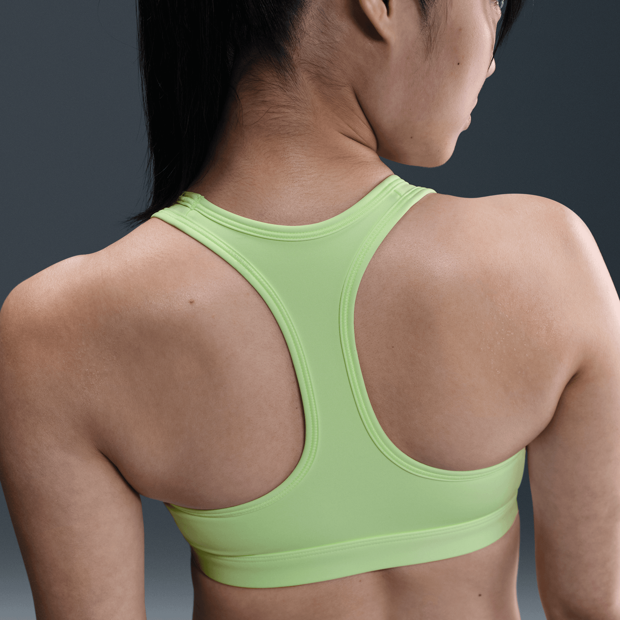 NIKE SWOOSH MEDIUM SUPPORT WOMEN'S PADDED SPORTS BRA