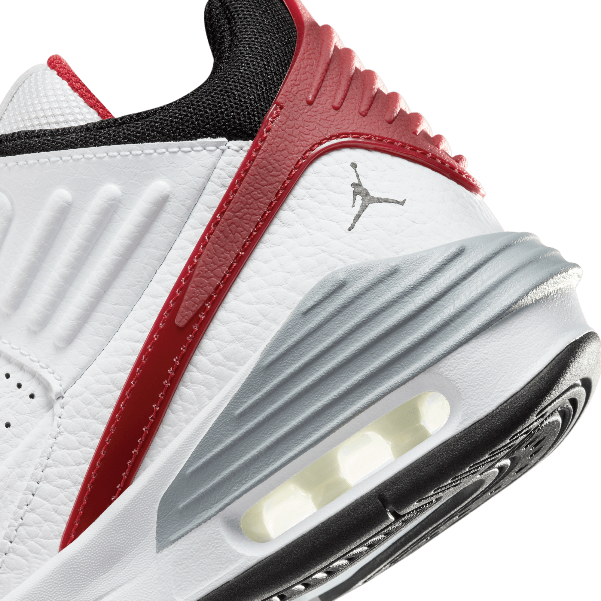 Boys jordan 2025 max aura