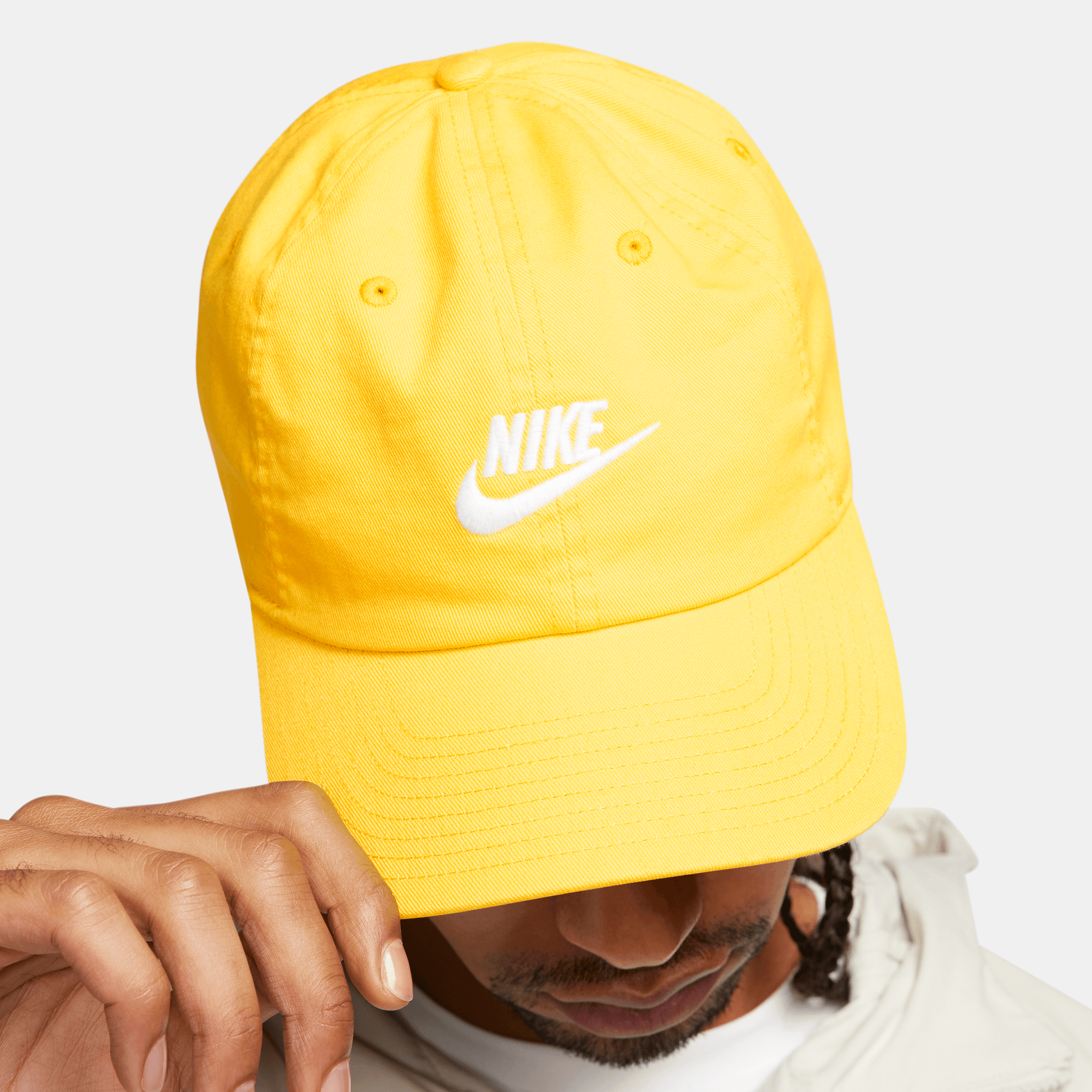 Nike futura best sale precurve adjustable cap
