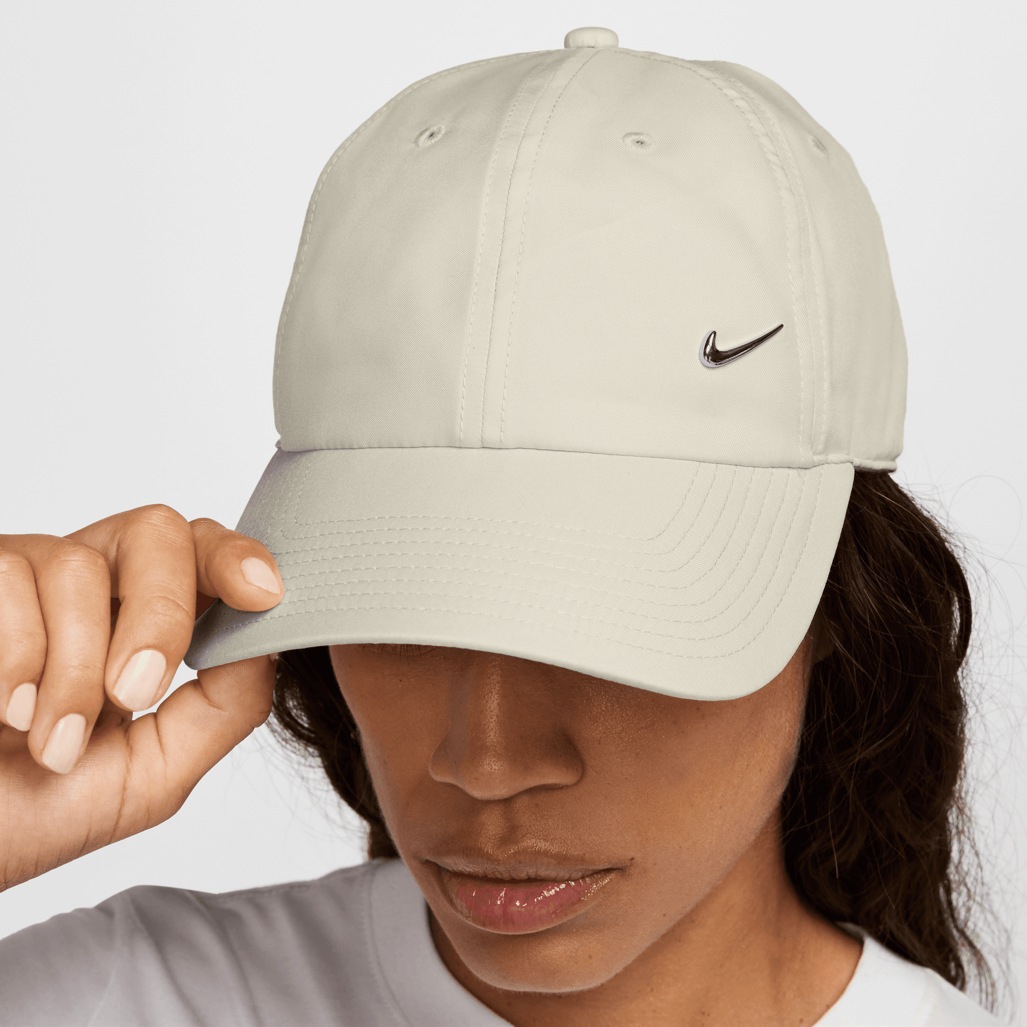 NIKE DRI-FIT CLUB UNSTRUCTURED METAL SWOOSH CAP