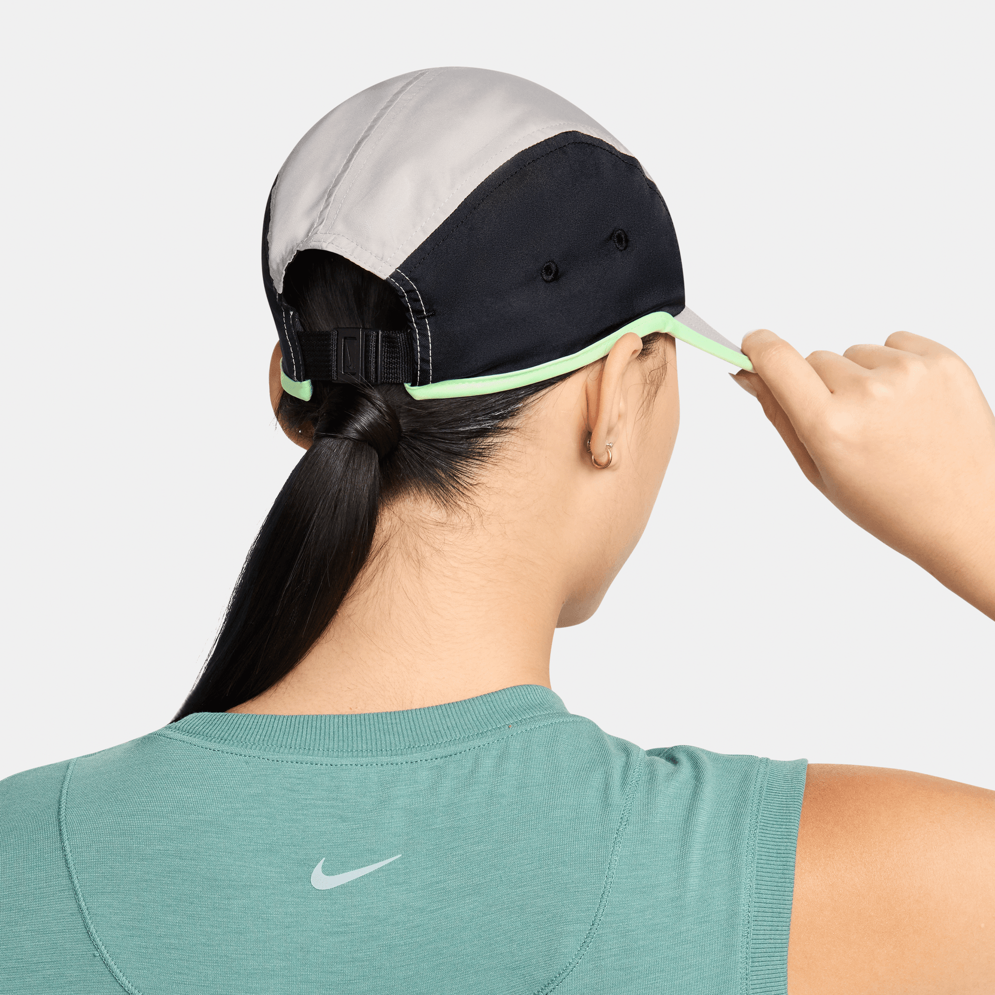 NIKE DRI-FIT FLY UNSTRUCTURED SWOOSH CAP
