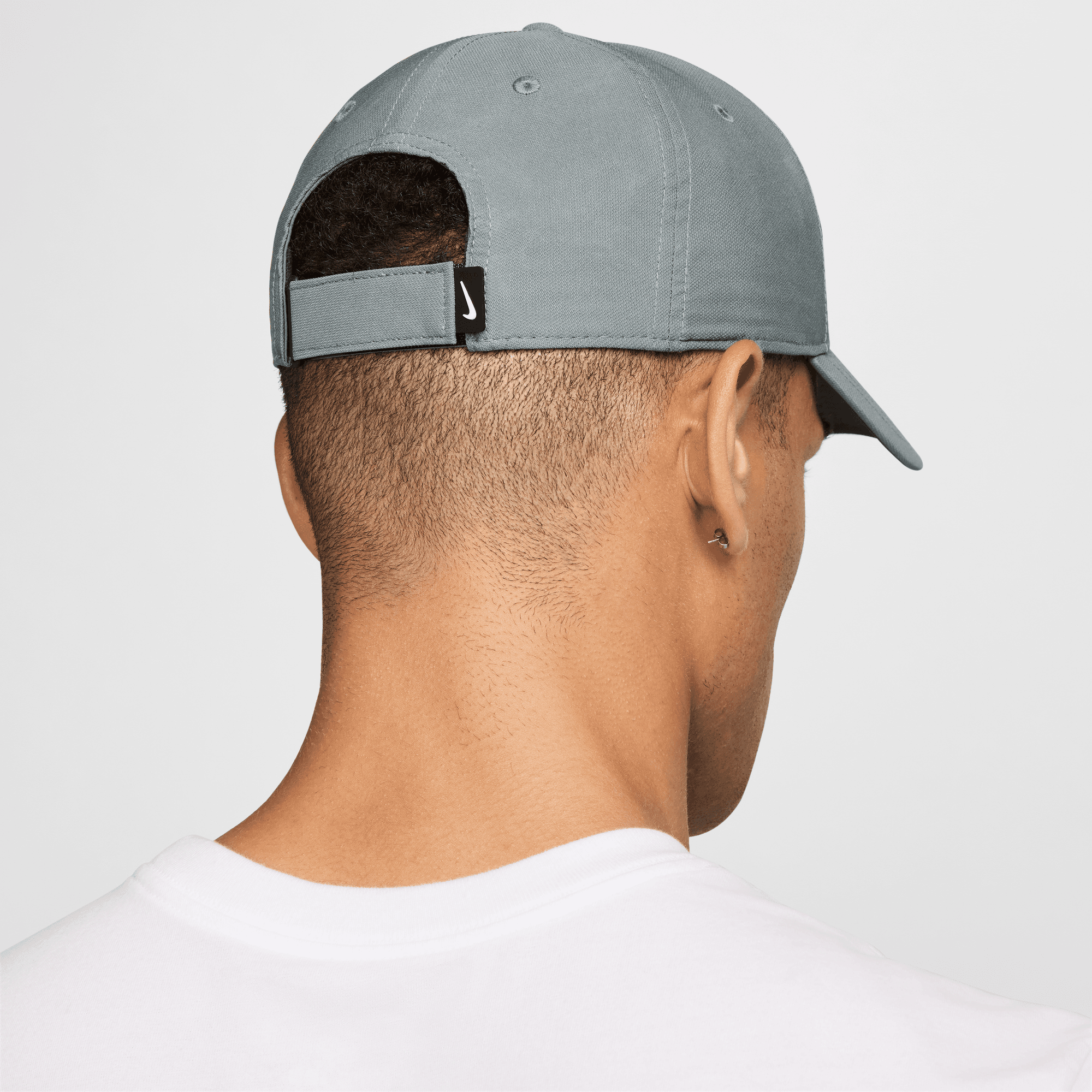 NIKE DRI-FIT CLUB STRUCTURED SWOOSH CAP