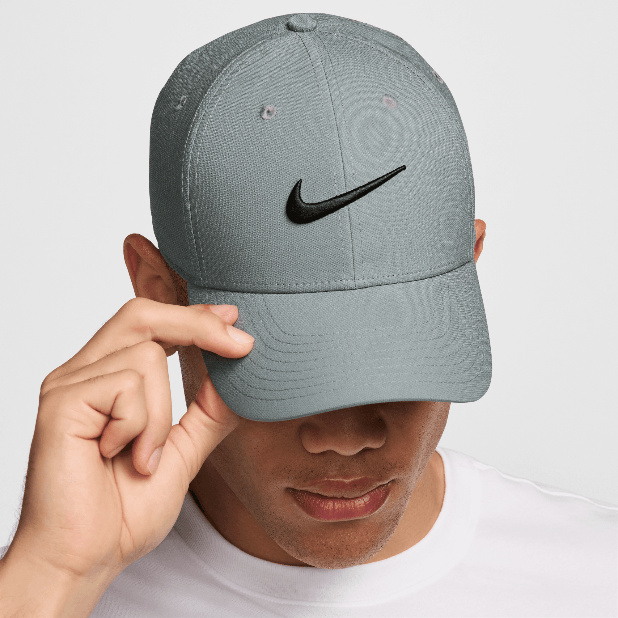 NIKE DRI-FIT CLUB STRUCTURED SWOOSH CAP