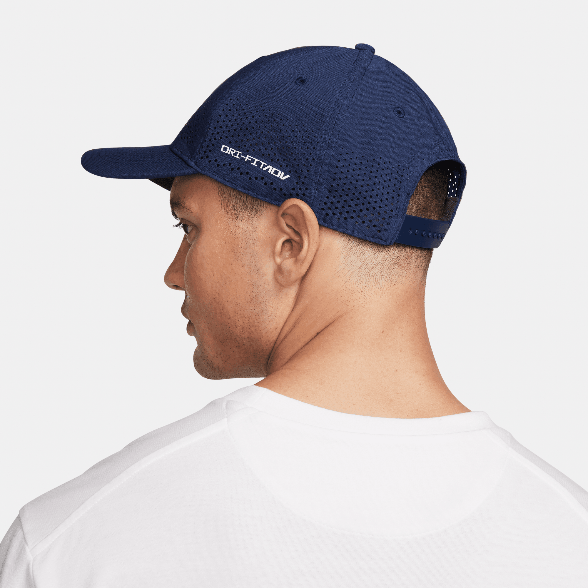 NIKE DRI-FIT ADV CLUB STRUCTURED SWOOSH C AP
