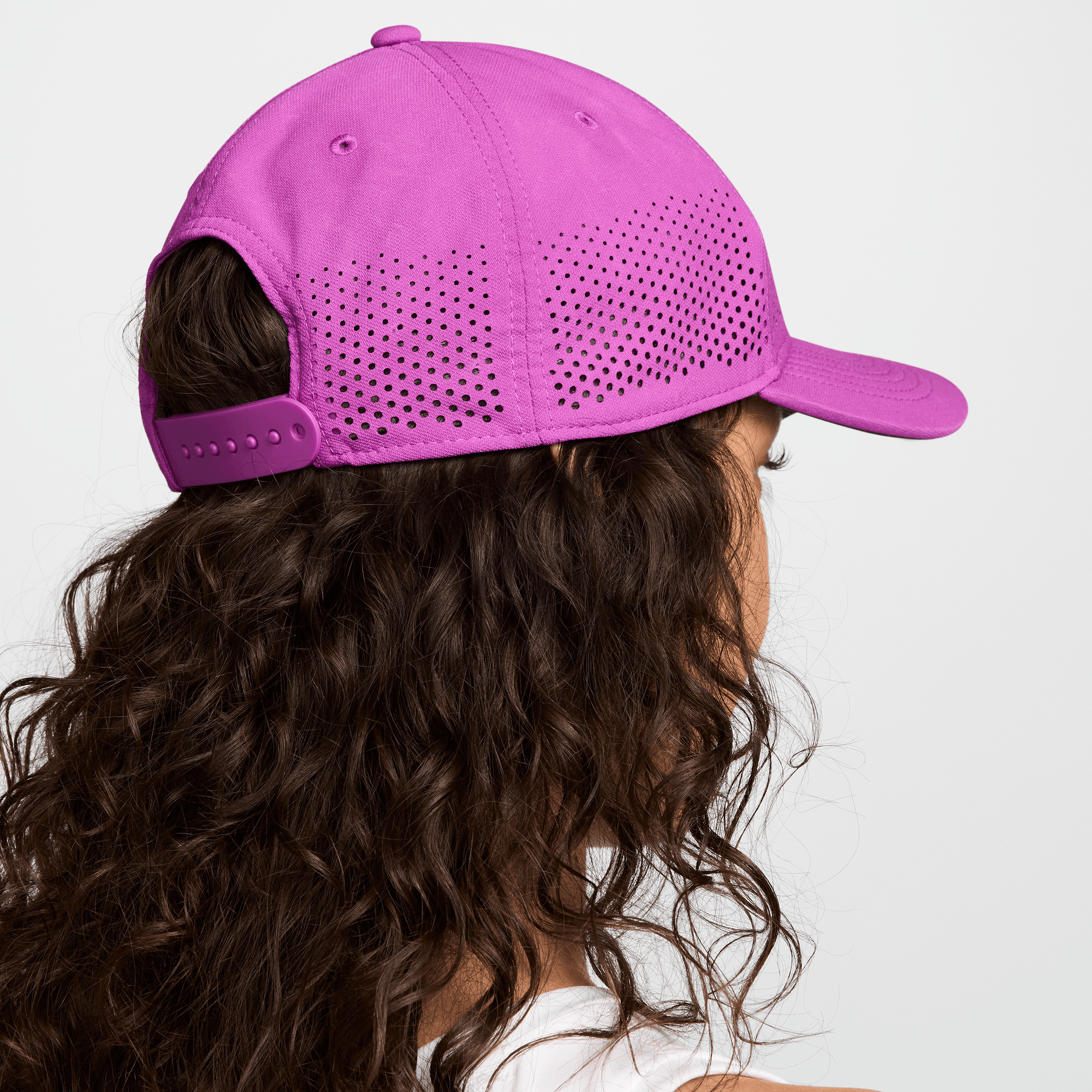 NIKE DRI-FIT ADV CLUB STRUCTURED SWOOSH CAP