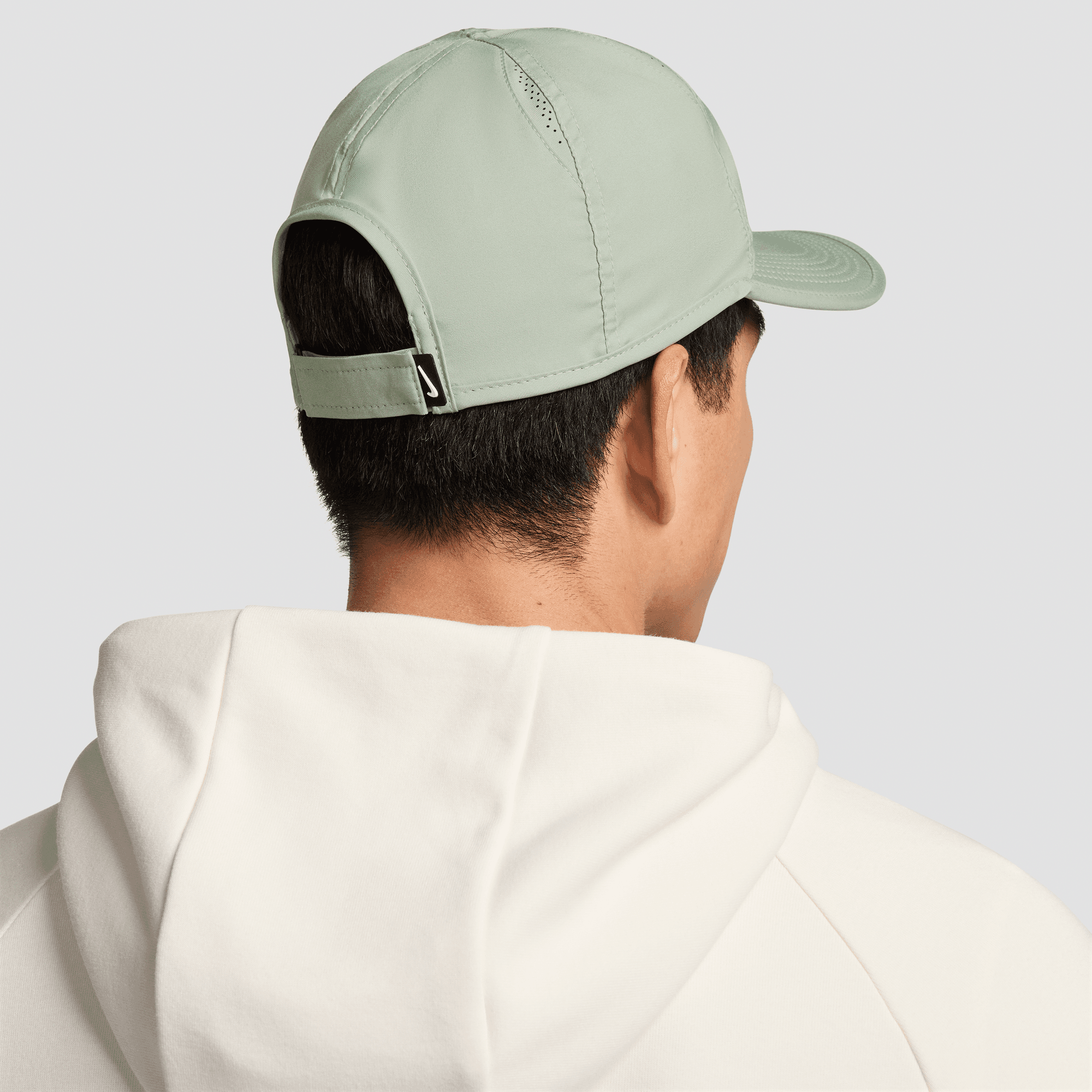 NIKE DRI-FIT CLUB UNSTRUCTURED FEATHERLIGHT CAP