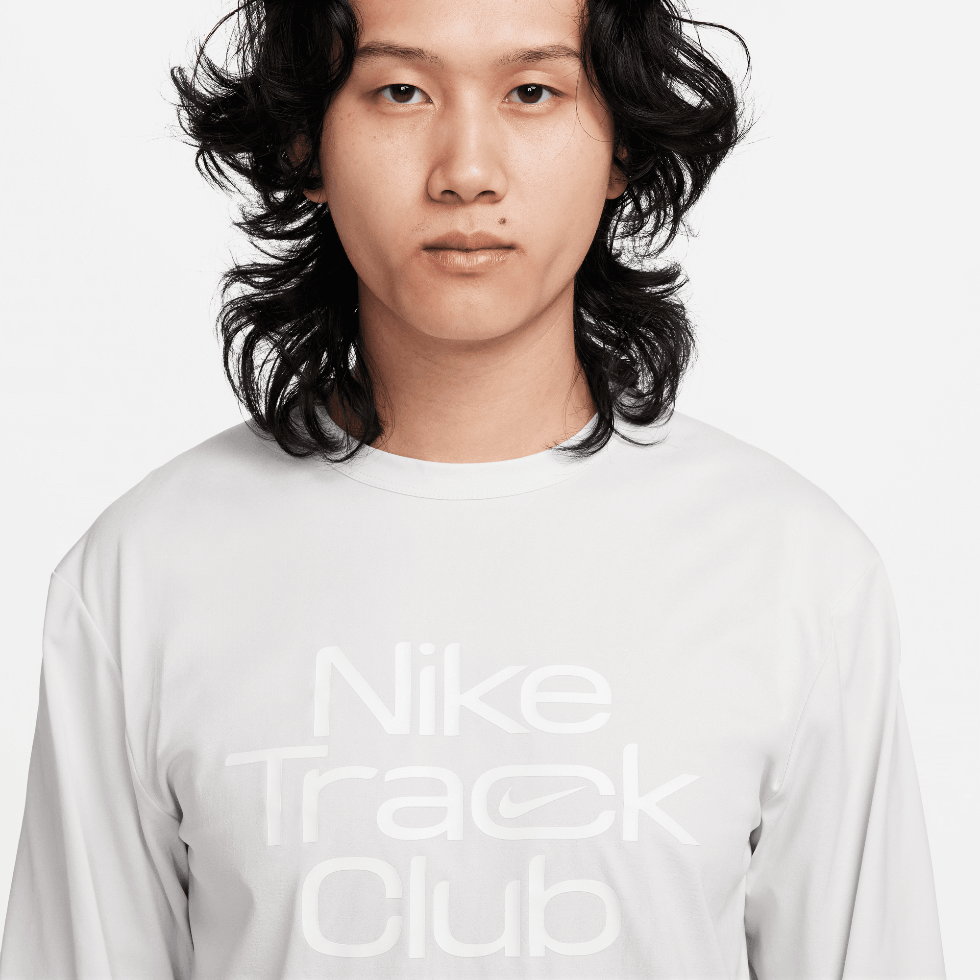 Nike Track Club Men's Dri-FIT Hyverse Long-Sleeve Running Top. Nike LU