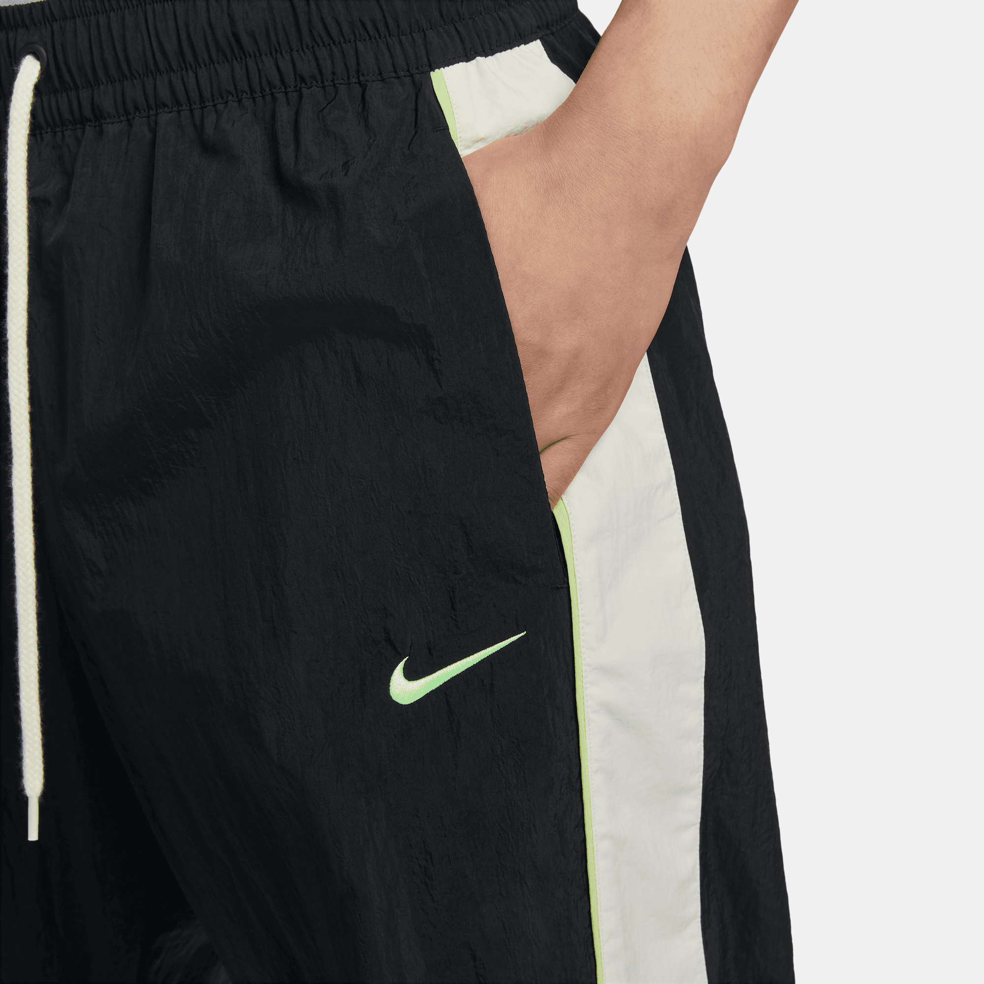 NIKE MEN S WOVEN BASKETBALL PANTS