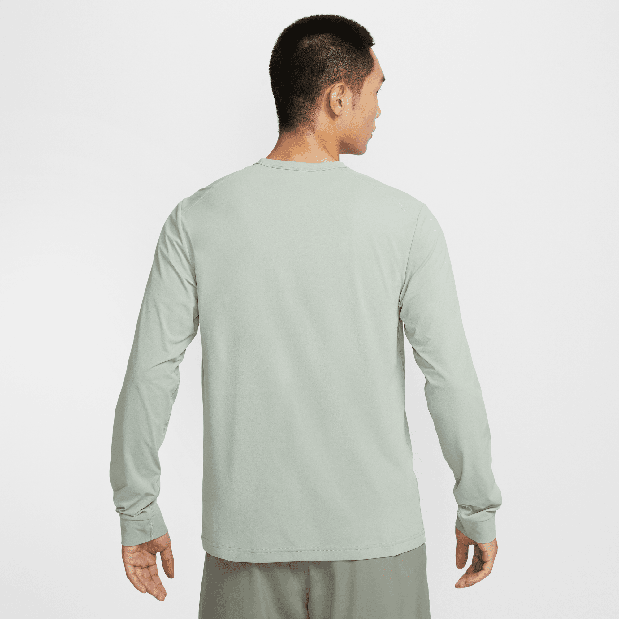 NIKE DRI-FIT UV HYVERSE MEN'S LONG-SLEEVE FITNESS TOP