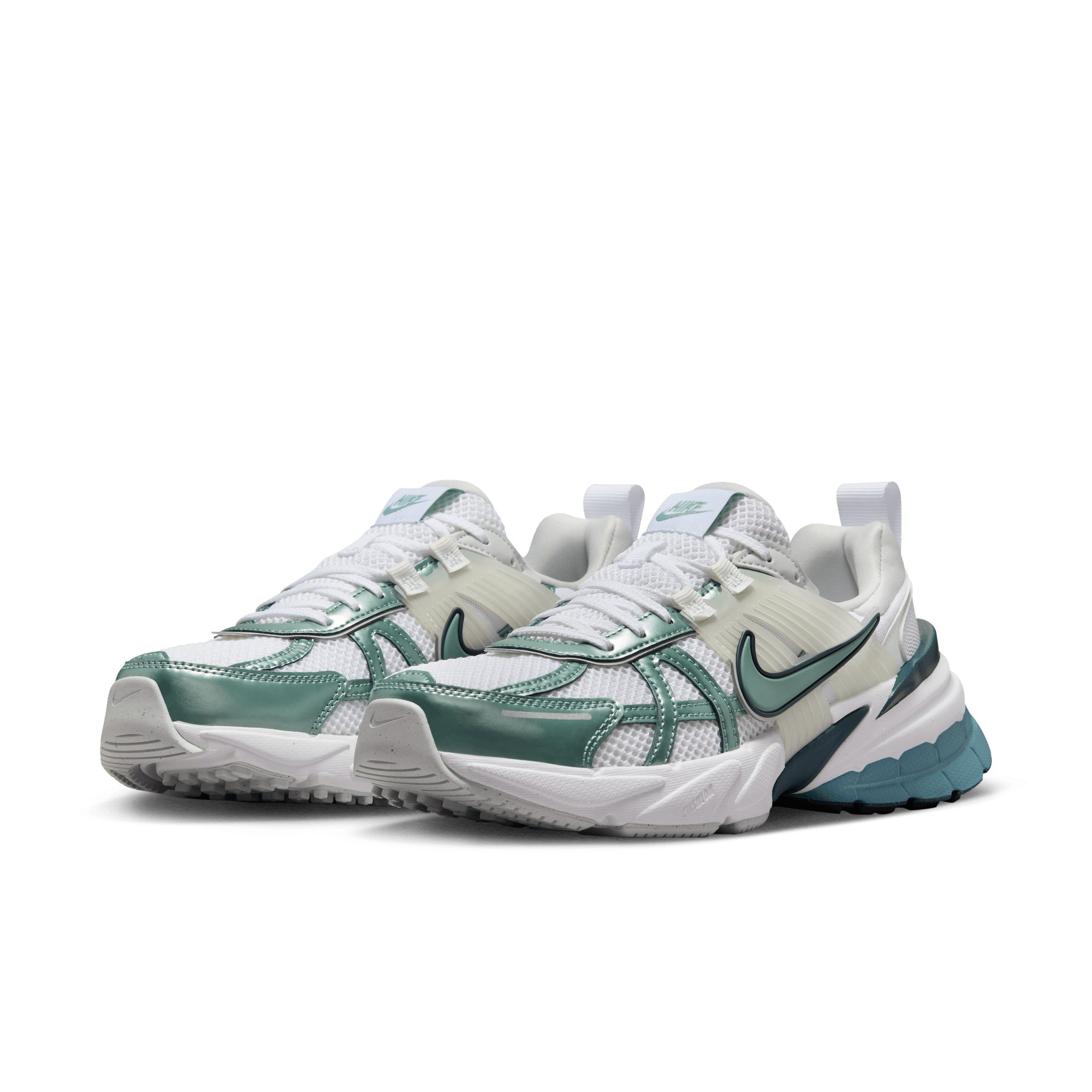 NIKE V2K RUN WOMEN'S SHOES