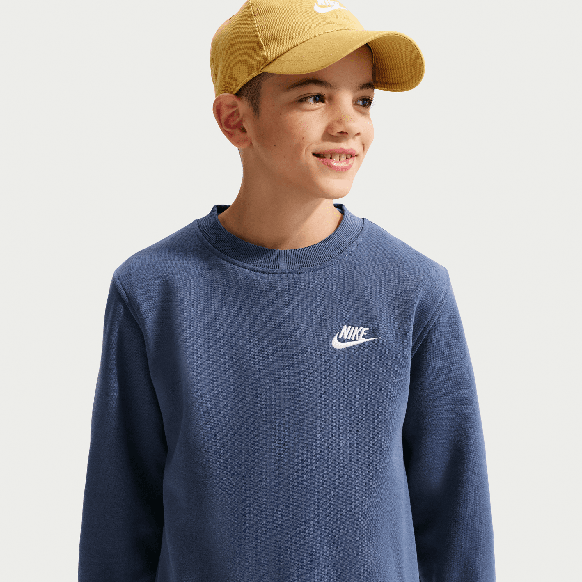 NIKE SPORTSWEAR CLUB FLEECE BIG KIDS' SWEATSHIRT