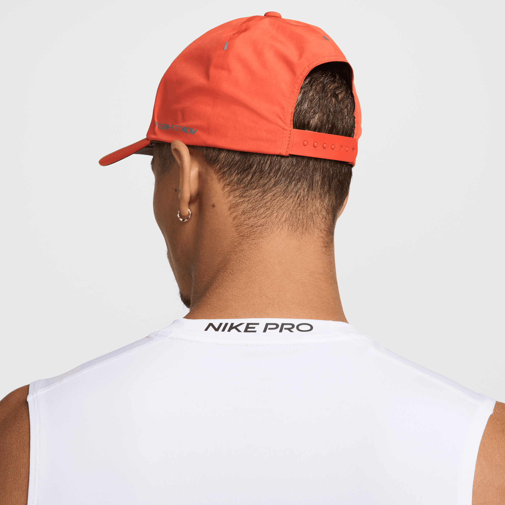 NIKE STORM-FIT ADV CLUB STRUCTURED AEROBILL CAP