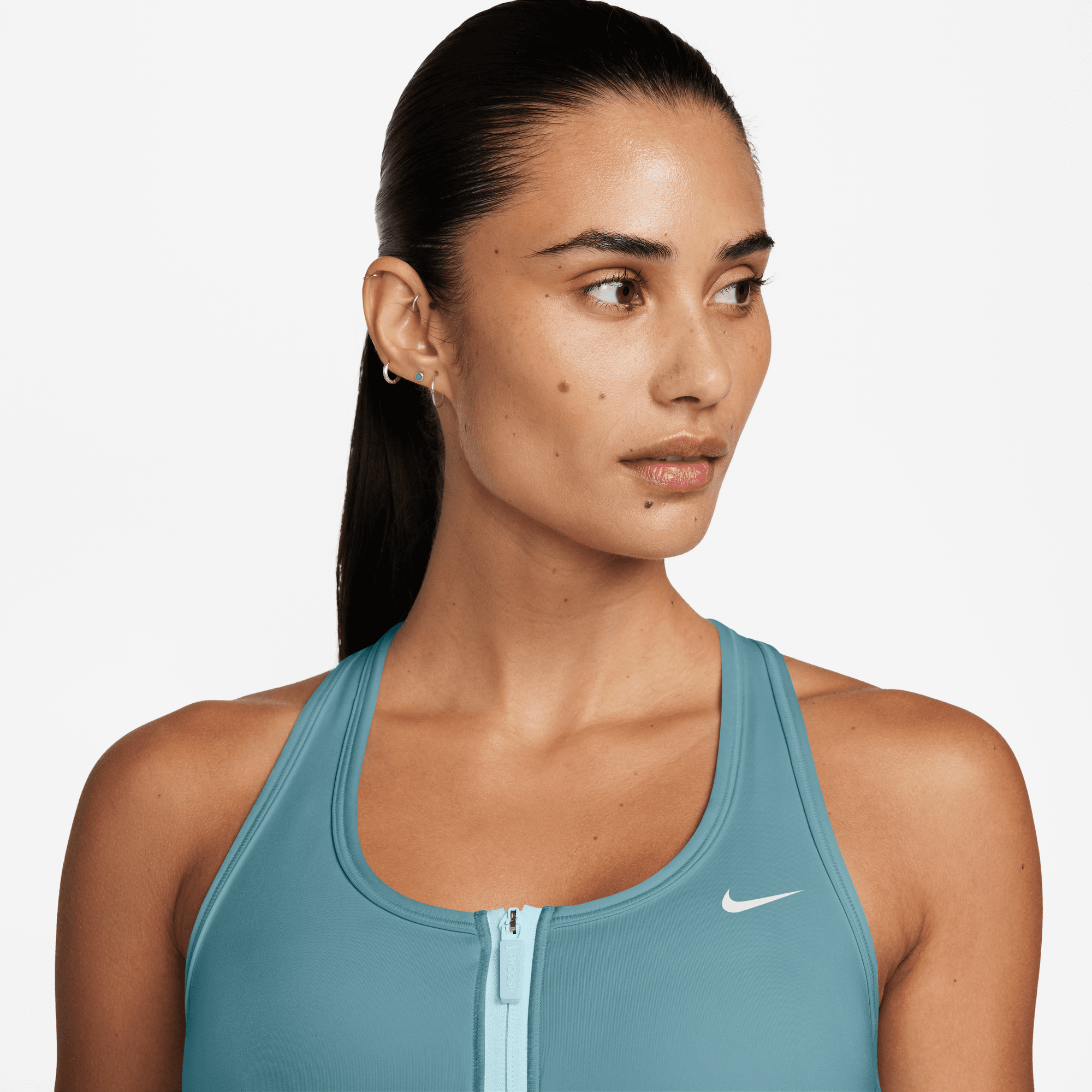 NIKE SWOOSH FRONT ZIP WOMEN'S MEDIUM-SUPPORT PADDED SPORTS BRA