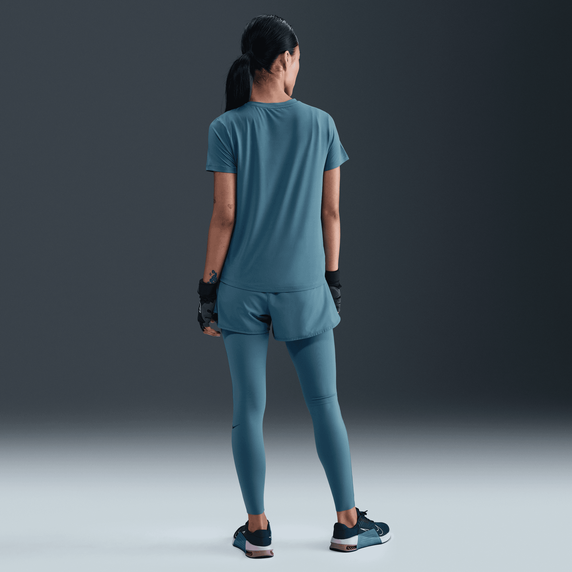 NIKE ONE CLASSIC WOMEN'S DRI-FIT SHORT-SLEEVE TOP SMOKEY