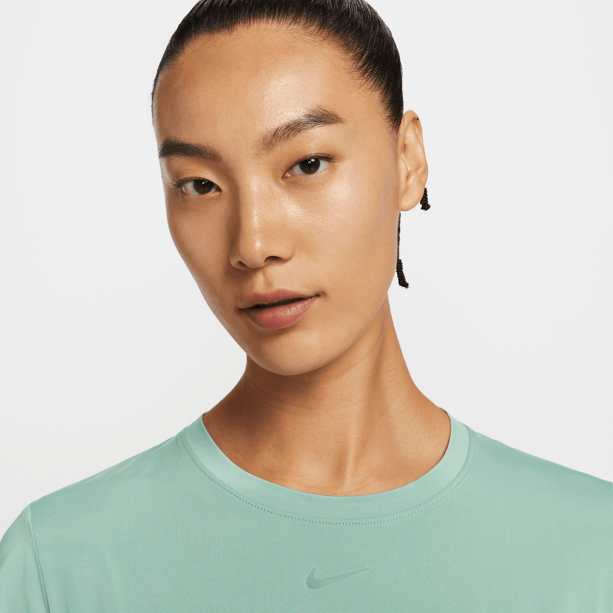 NIKE ONE CLASSIC WOMEN'S DRI-FIT SHORT-SLEEVE TO P