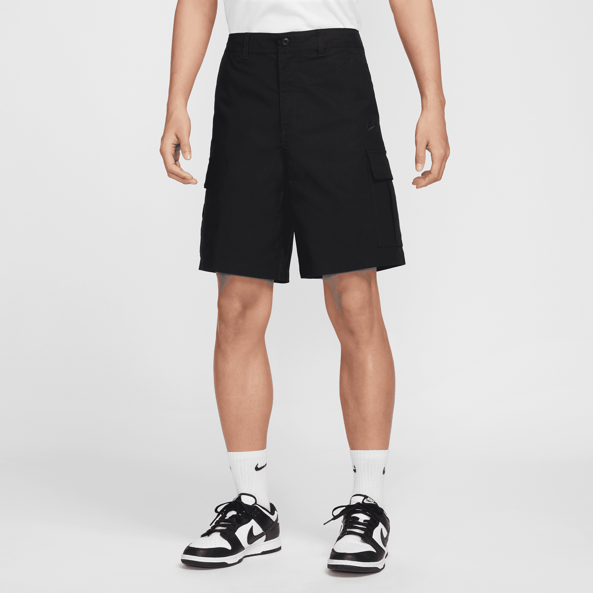 NIKE CLUB MEN'S WOVEN CARGO SHORTS