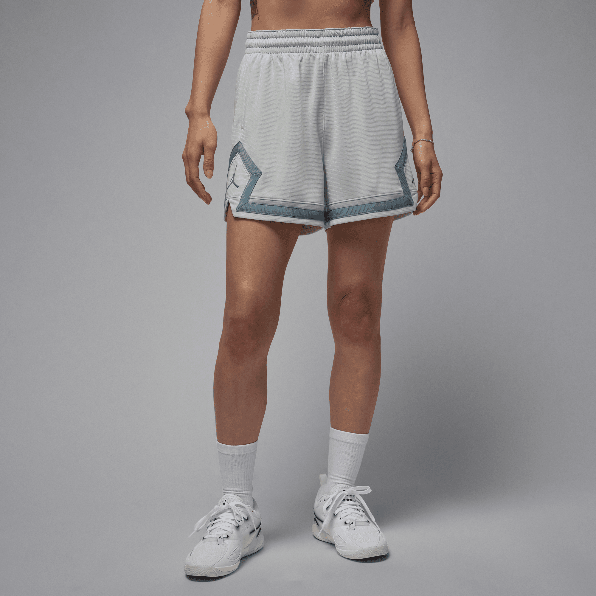 JORDAN SPORT WOMEN'S 4" DIAMOND SHORTS