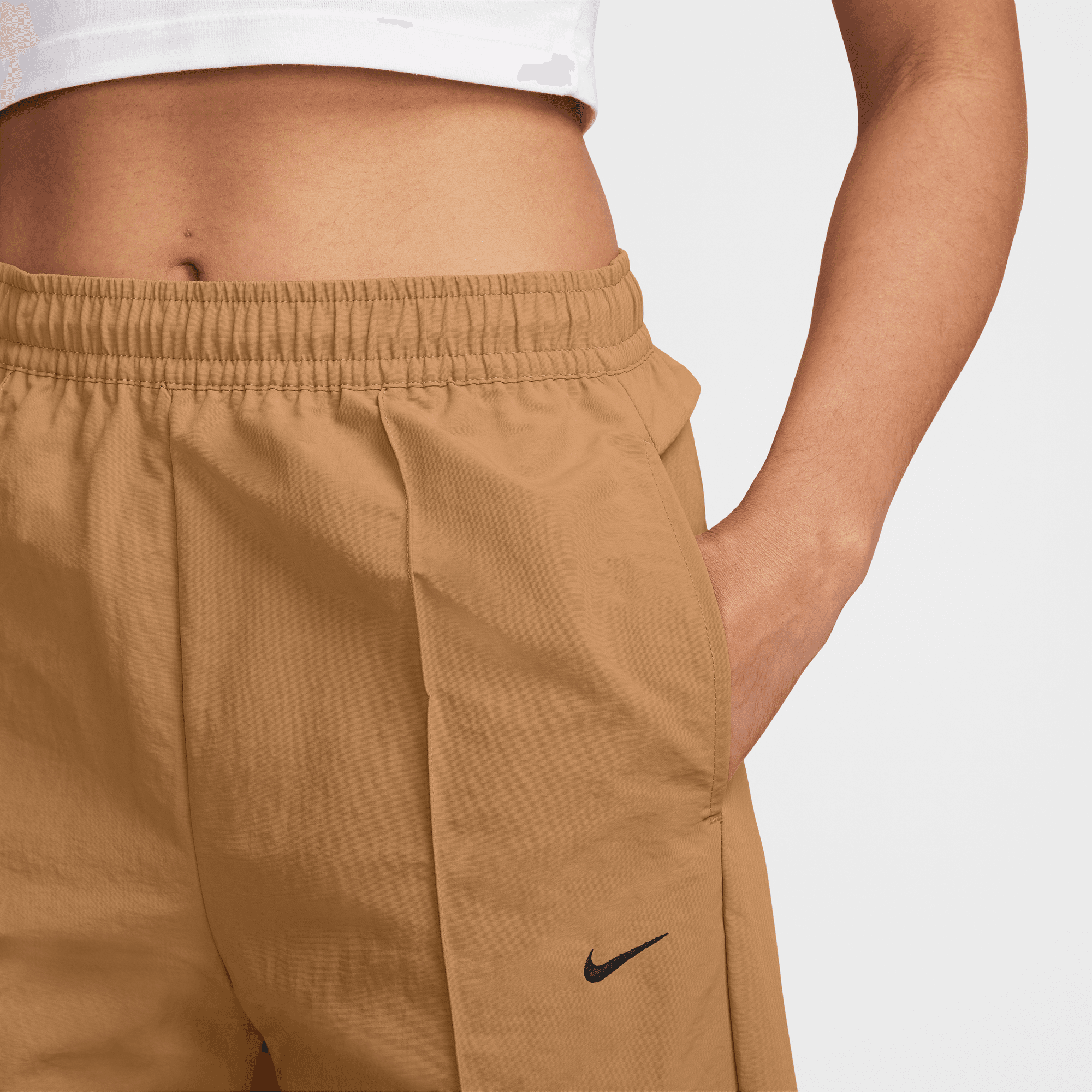 NIKE SPORTSWEAR EVERYTHING WOVENS WOMENS MID-RISE OPEN-HEM PANTS