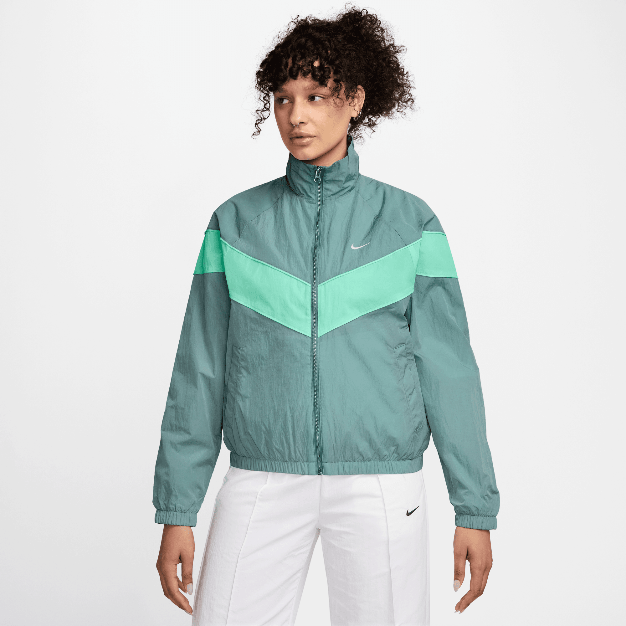 NIKE WINDRUNNER WOMEN'S LOOSE UV WOVEN FULL-ZIP JACKET