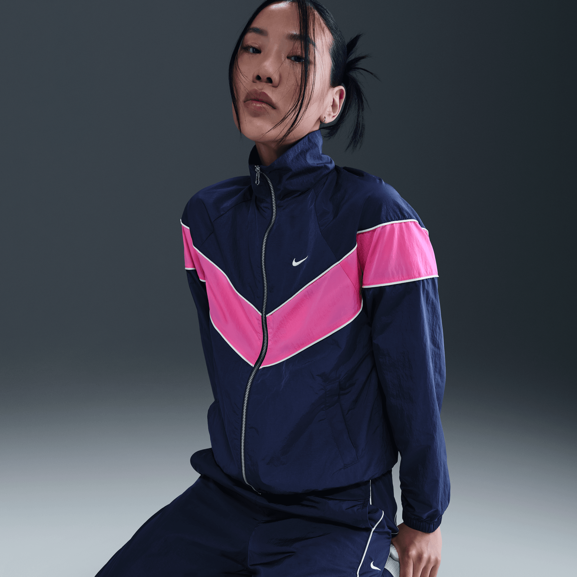 NIKE WINDRUNNER WOMEN'S LOOSE UV WOVEN FULL-ZIP JACKET