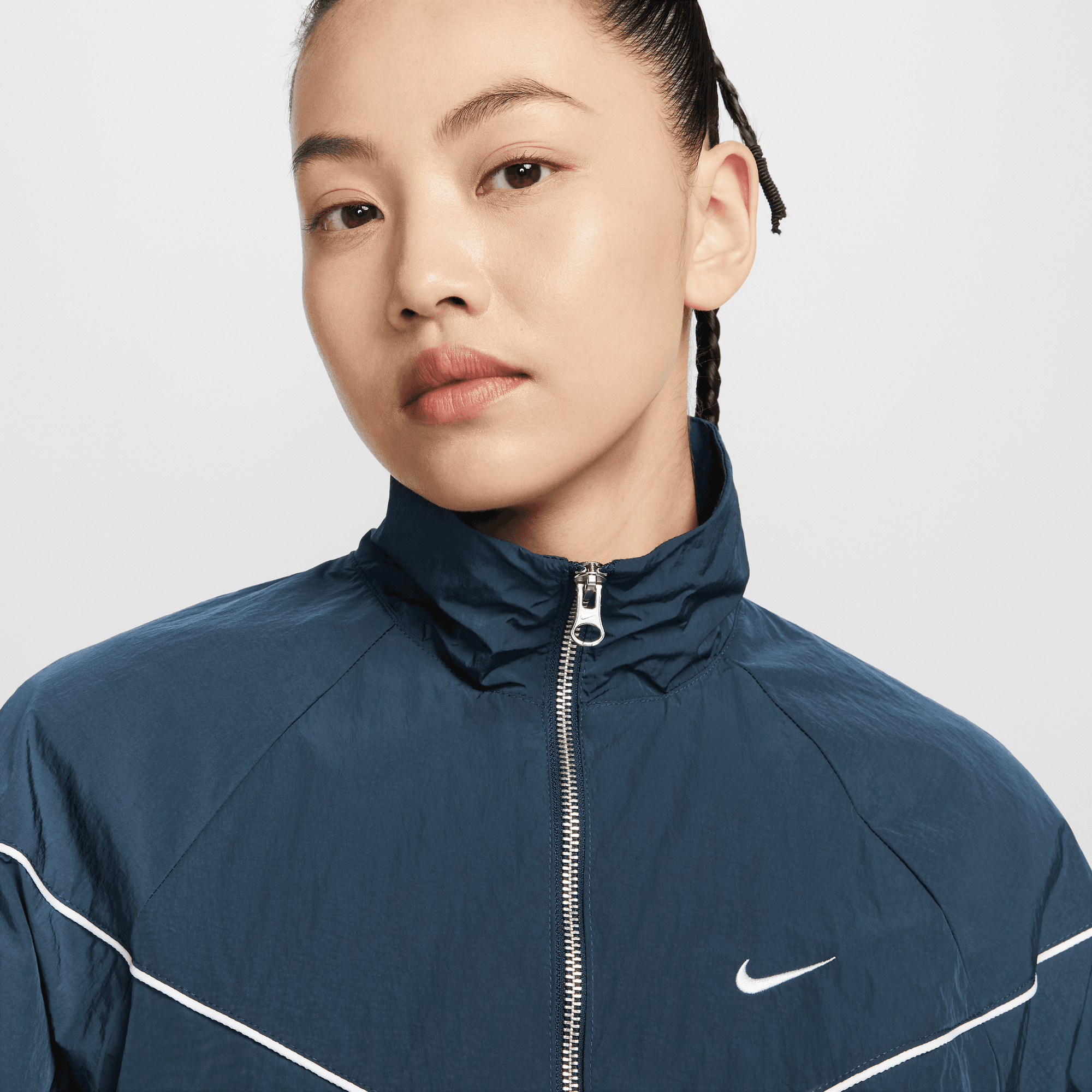 NIKE WINDRUNNER WOMEN'S LOOSE UV WOVEN FULL-ZIP JACKET