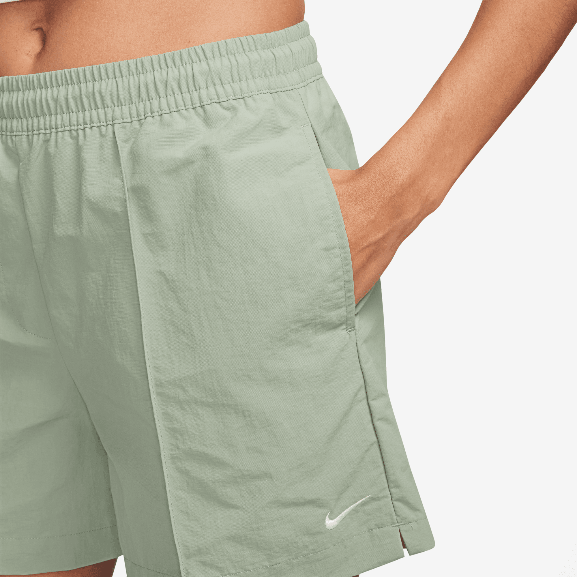 NIKE SPORTSWEAR EVERYTHING WOVENS WOMEN'S MID-RISE 5" SHORTS