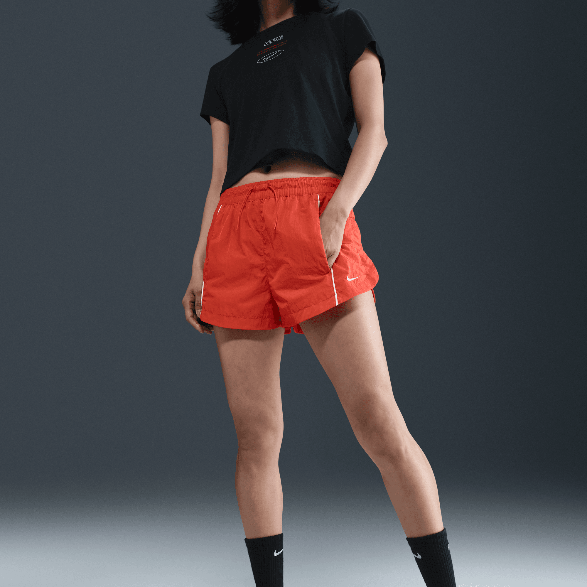NIKE WINDRUNNER WOMEN'S MID-RISE 2" WOVEN SHORTS