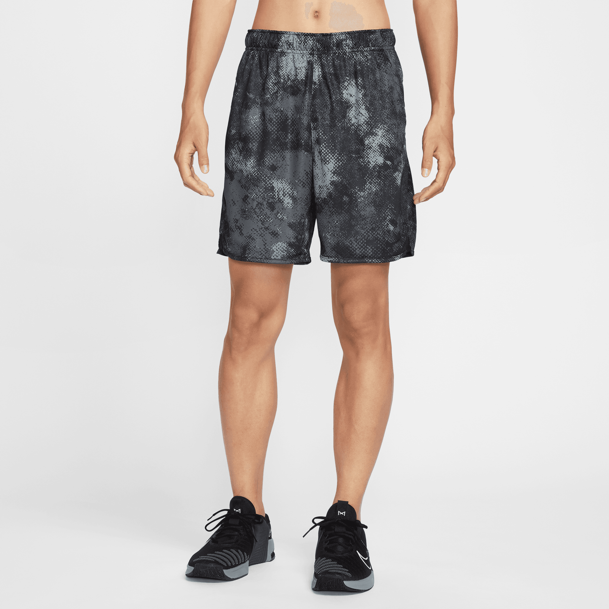 NIKE TOTALITY CAMO MEN'S 7" DRI-FIT UNLINED FITNESS SHORTS