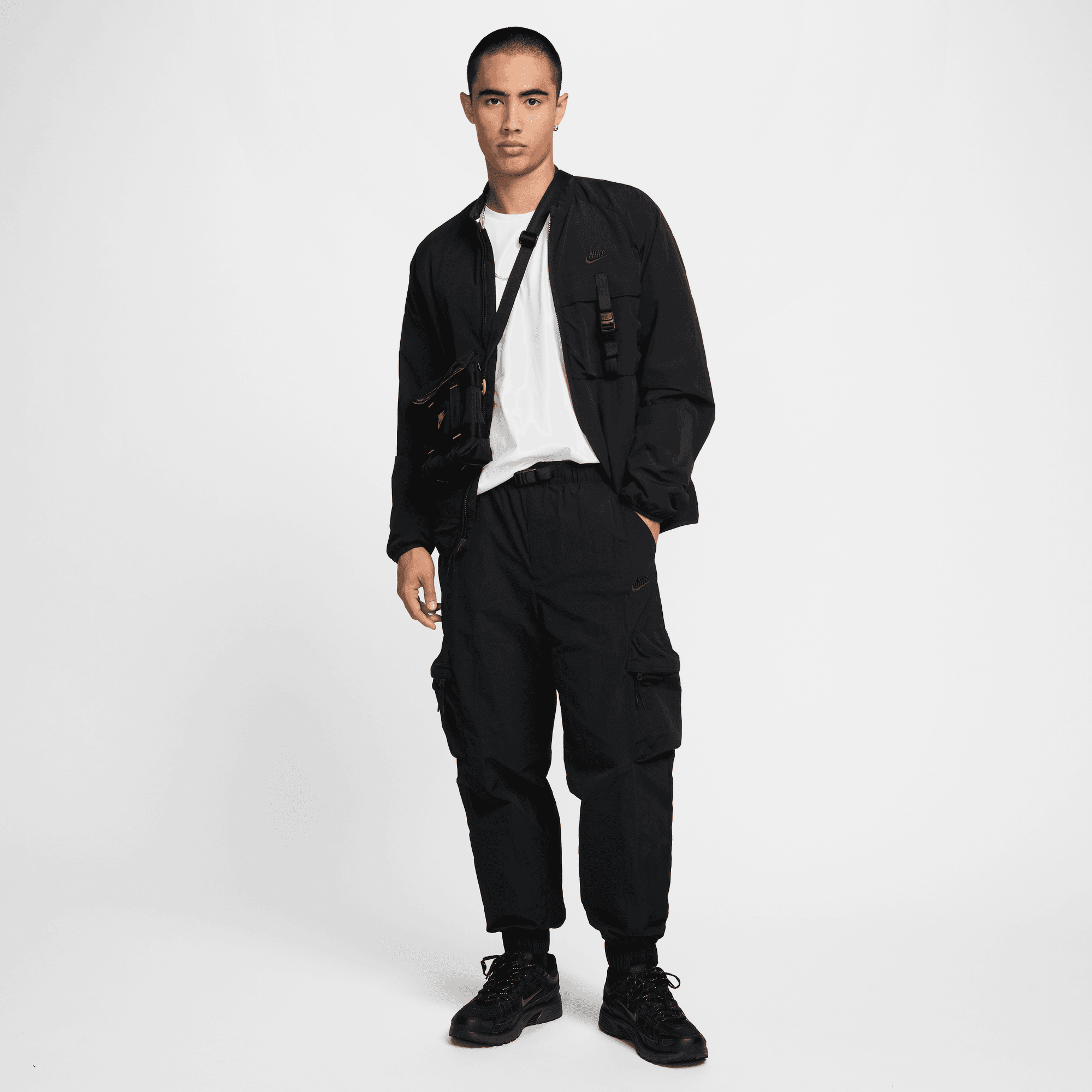 NIKE TECH MEN'S WOVEN CARGO PANTS BLACK/BLACK – Park Access