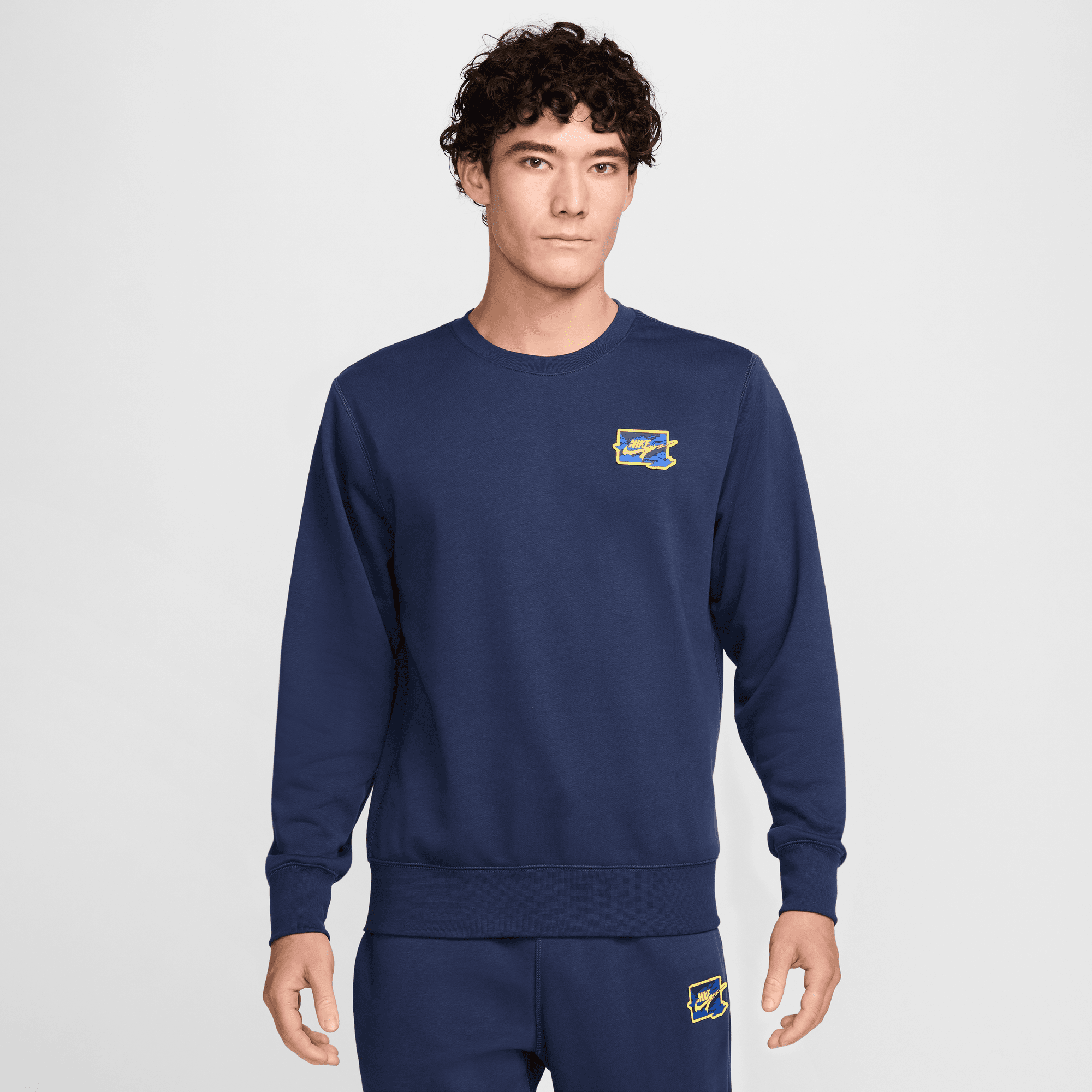 NIKE CLUB MEN'S FRENCH TERRY CREW-NECK SWEATSHIRT