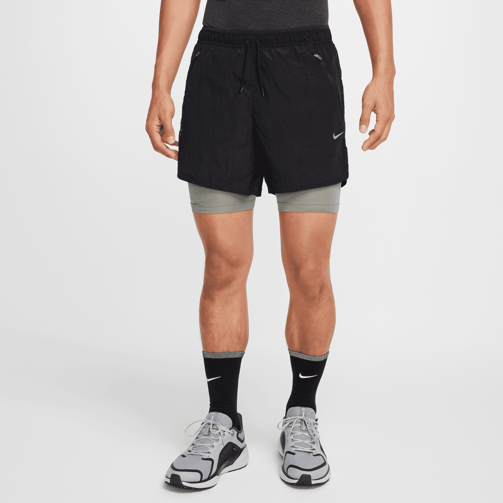 NIKE STRIDE RUNNING DIVISION MEN'S 5" DRI-FIT WATER-REPELLENT 2-IN-1 RUNNING SHORTS