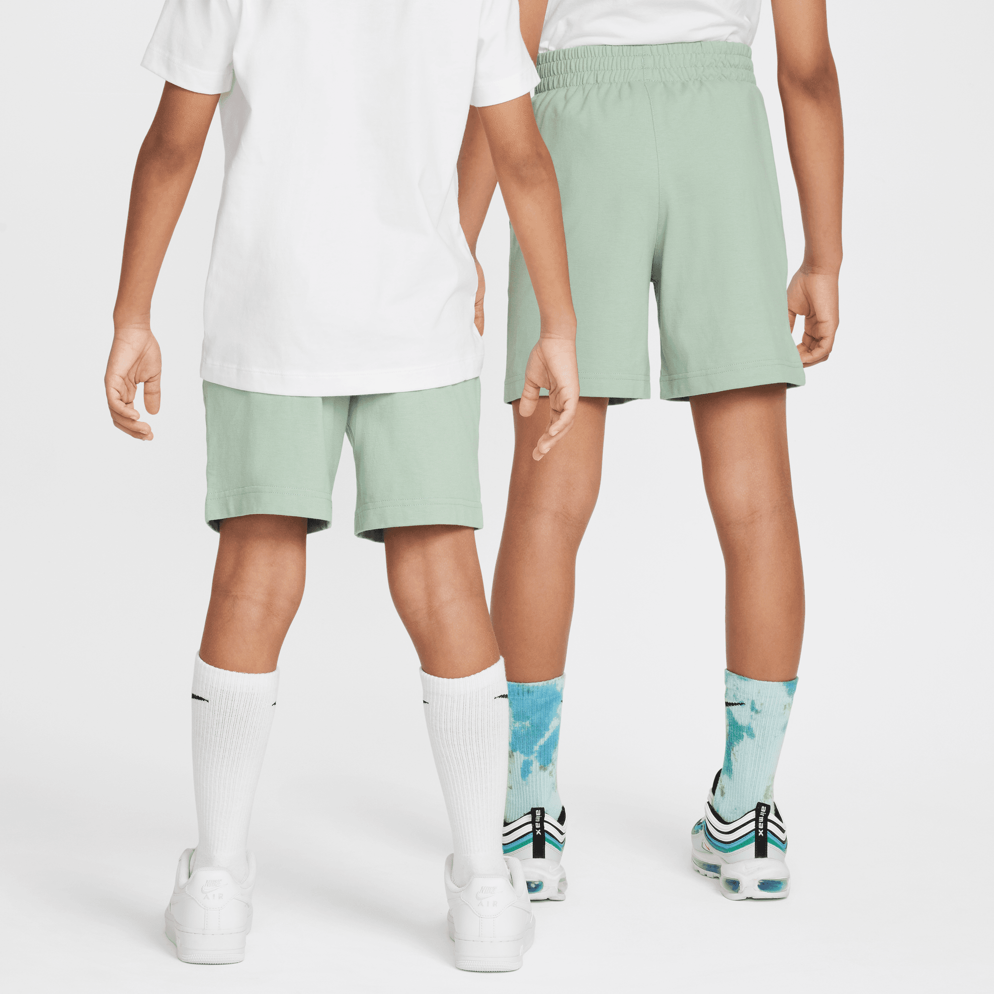 NIKE SPORTSWEAR CLUB BIG KIDS' 6" KNIT SHORTS