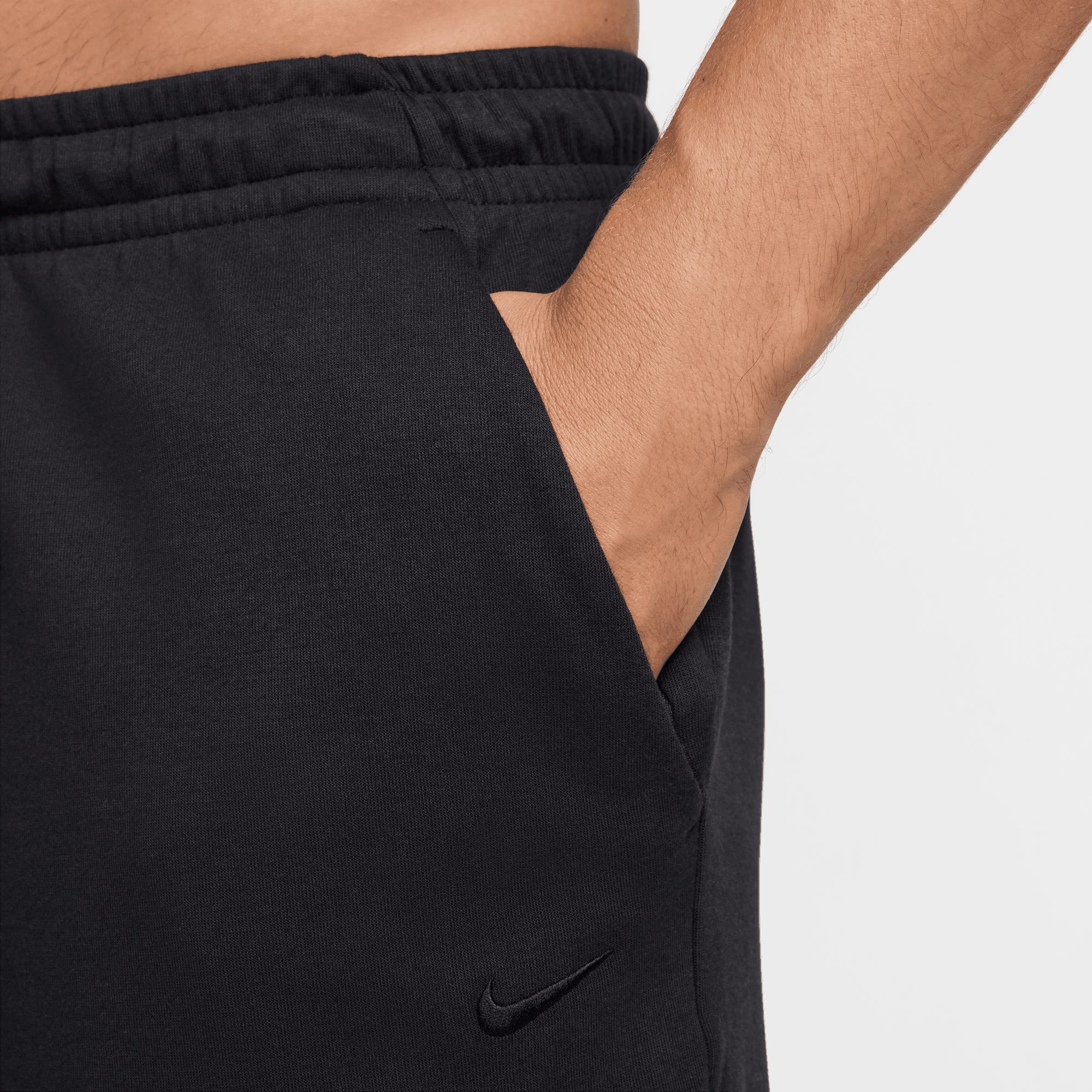 NIKE PRIMARY MEN'S DRI-FIT UV TAPERED VERSATILE PANTS