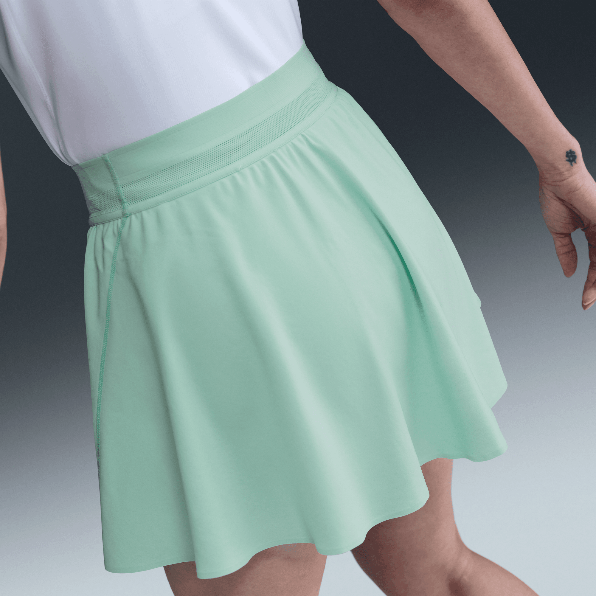 NIKECOURT ADVANTAGE WOMEN'S DRI-FIT SHORT TENNIS SKIRT